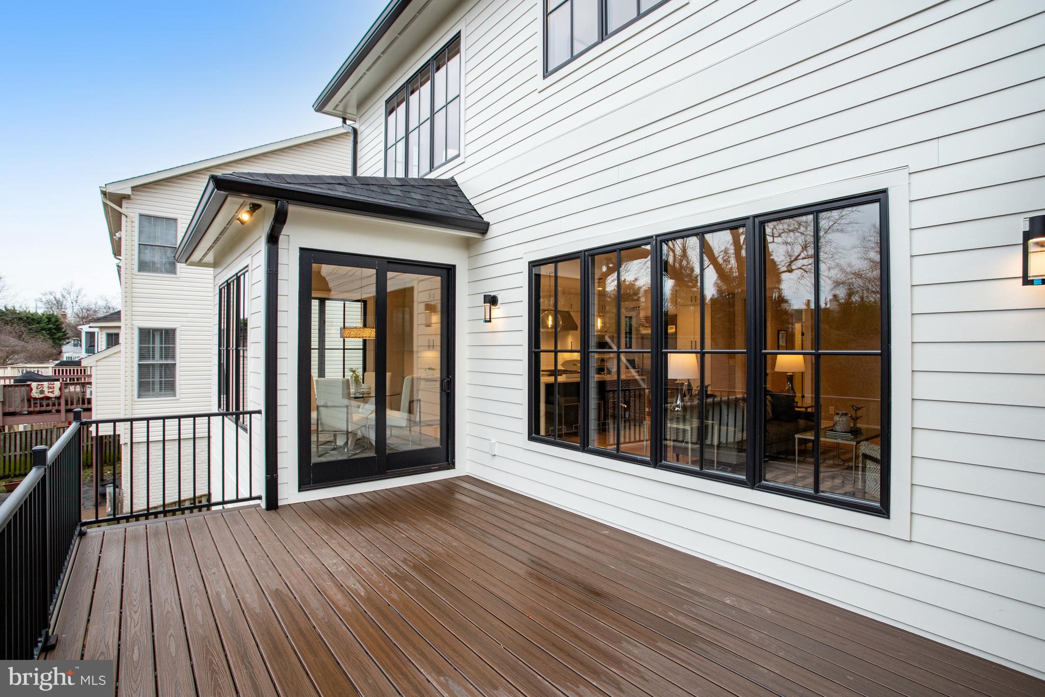 LYONHURST - Residential