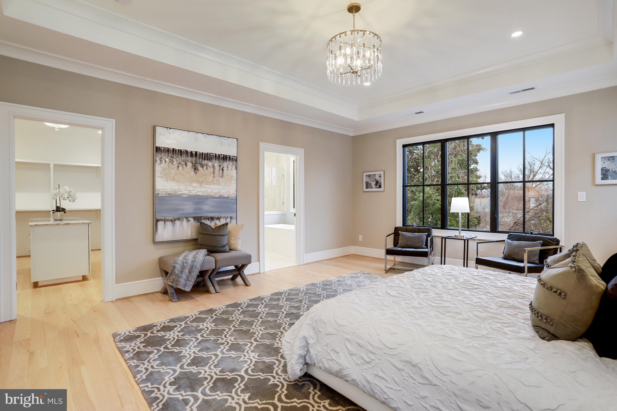 LYONHURST - Residential