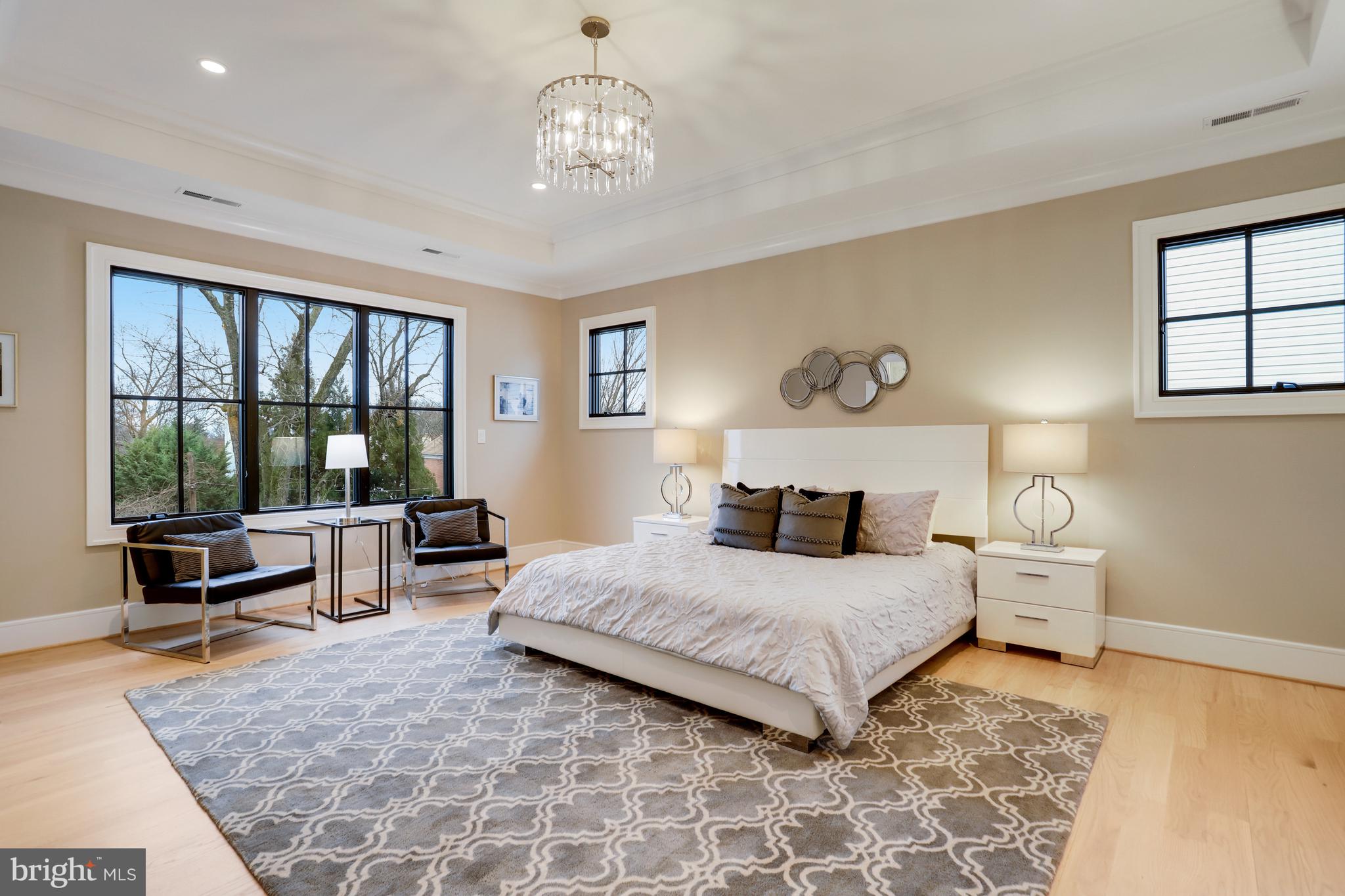 LYONHURST - Residential