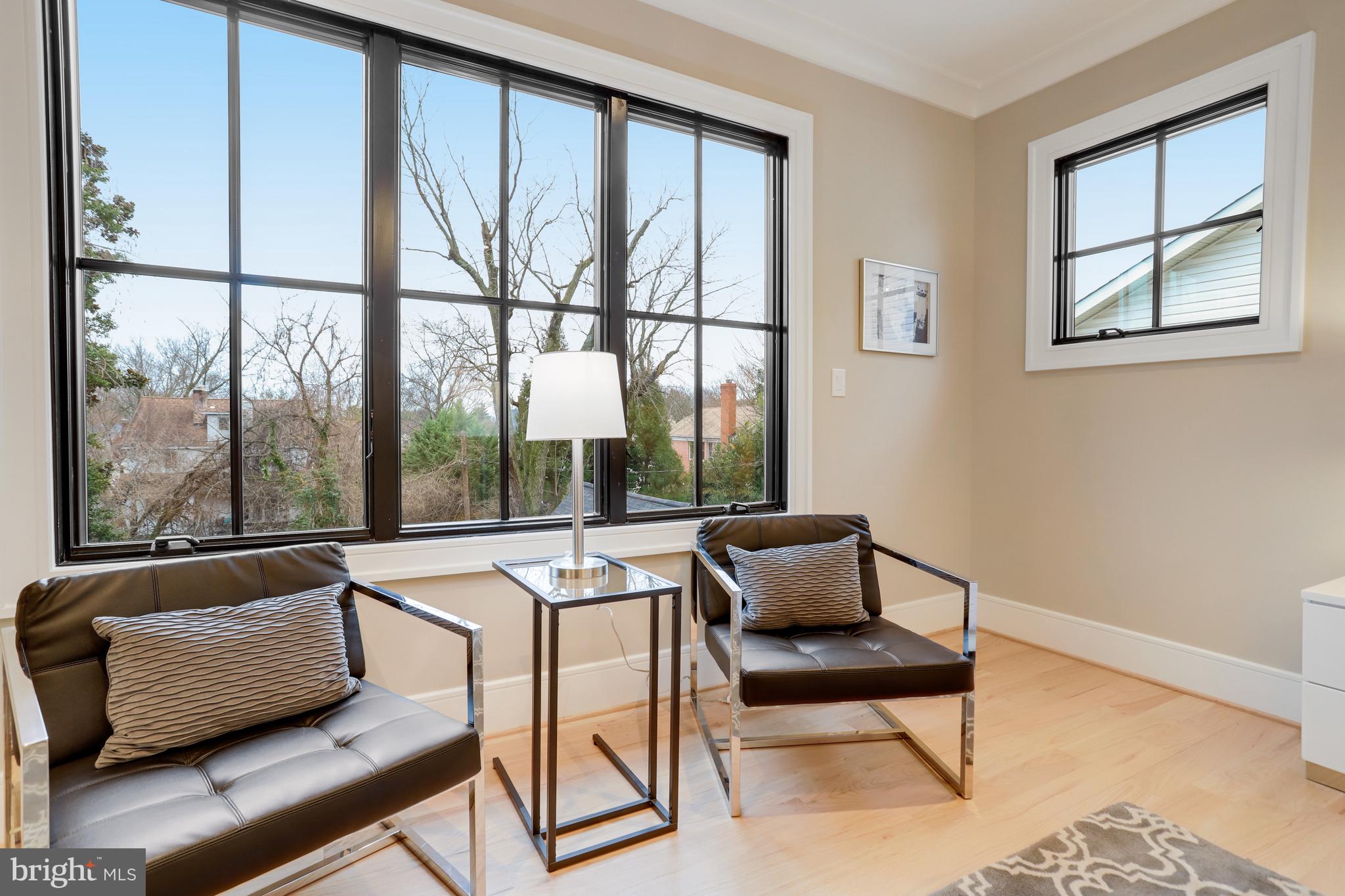 LYONHURST - Residential