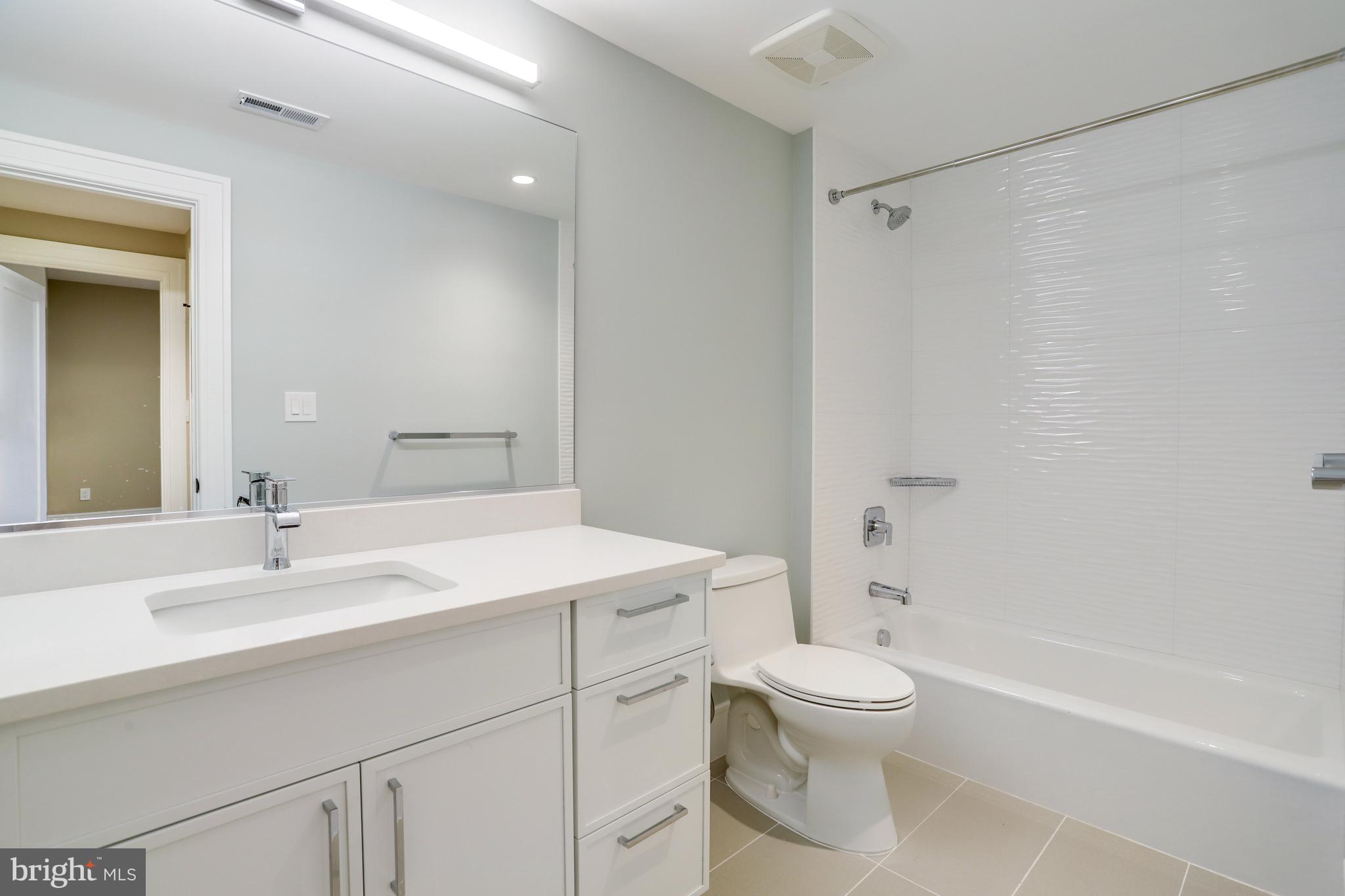 LYONHURST - Residential