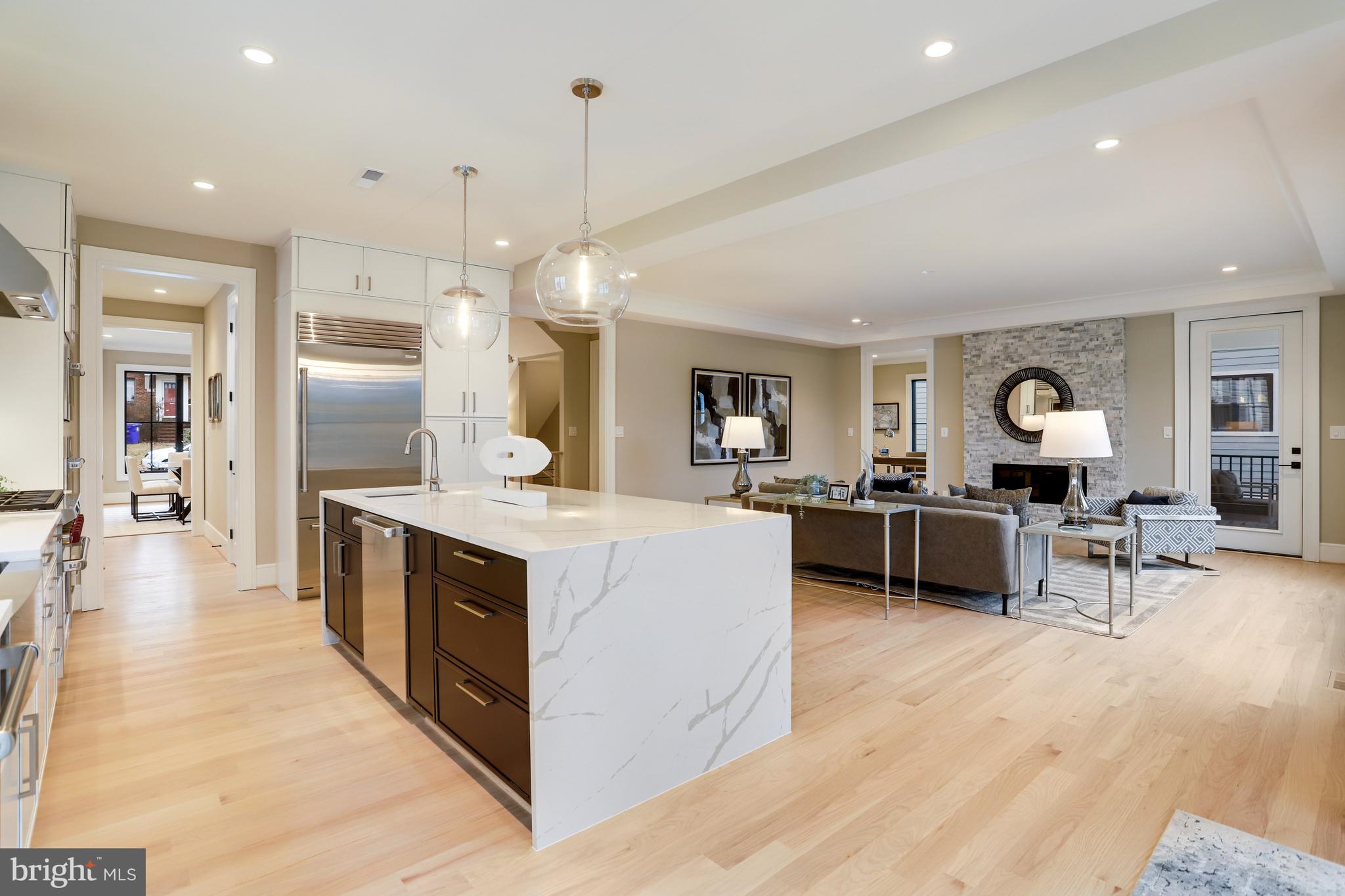 LYONHURST - Residential