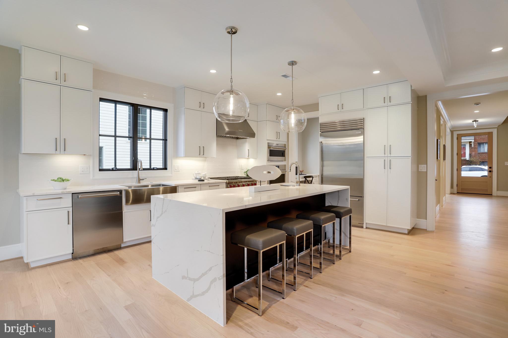 LYONHURST - Residential