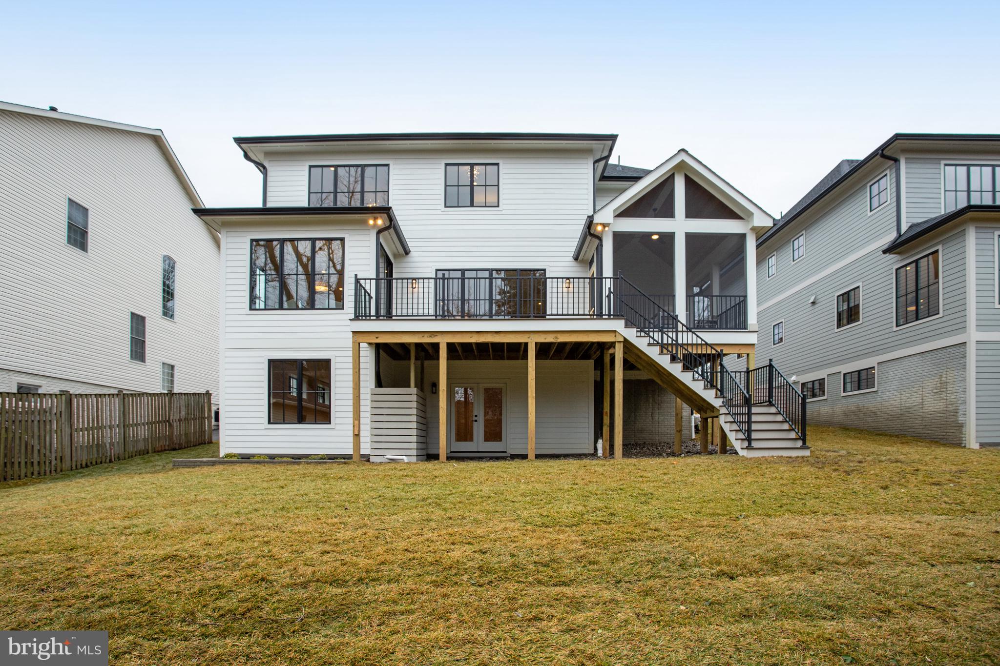 LYONHURST - Residential