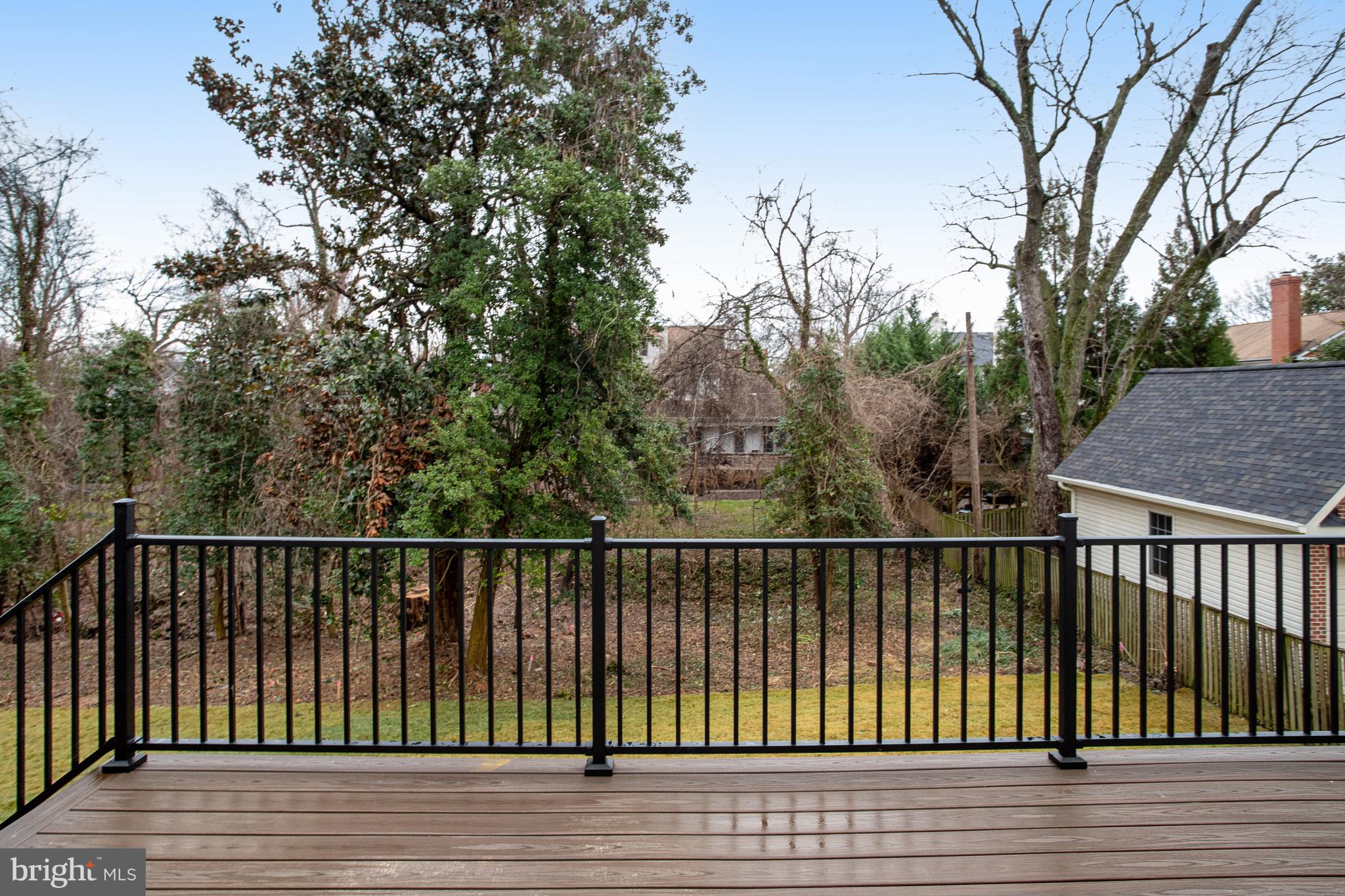 LYONHURST - Residential