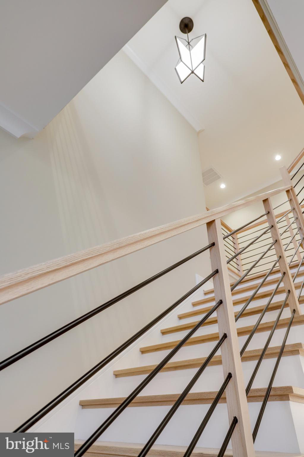 LYONHURST - Residential