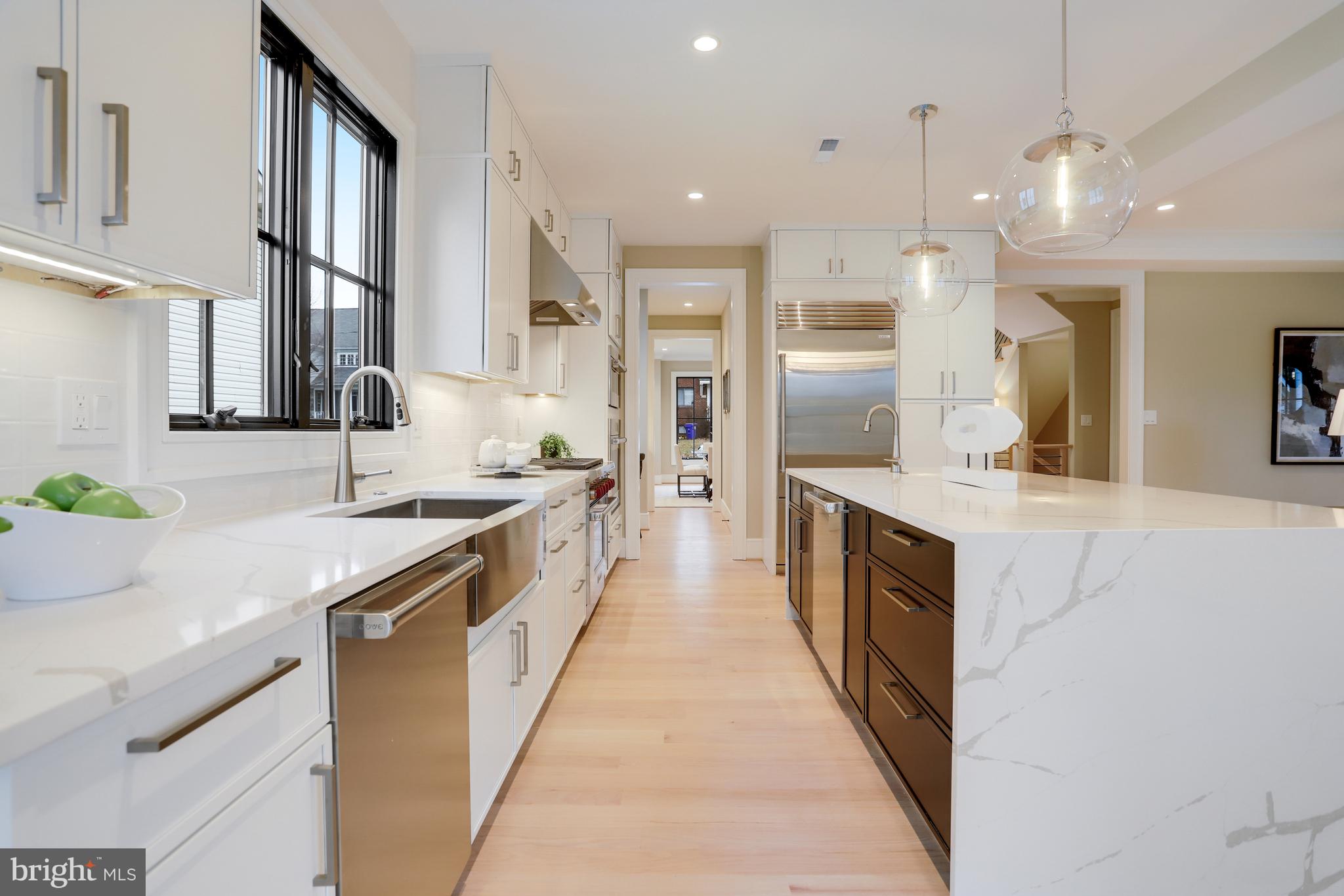 LYONHURST - Residential