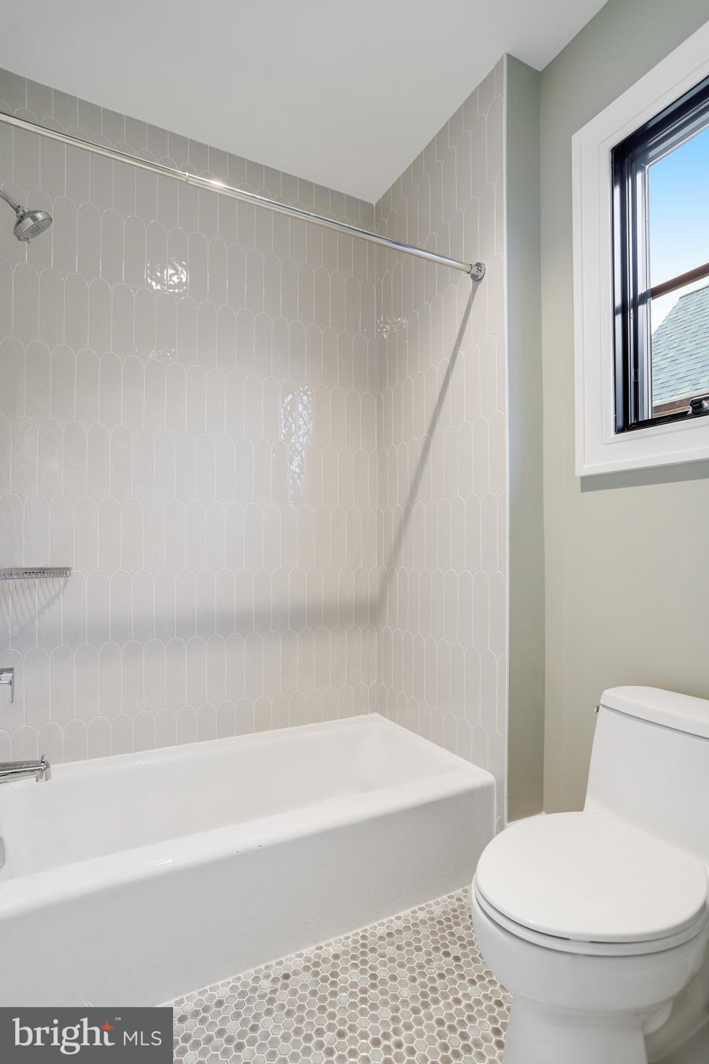 LYONHURST - Residential