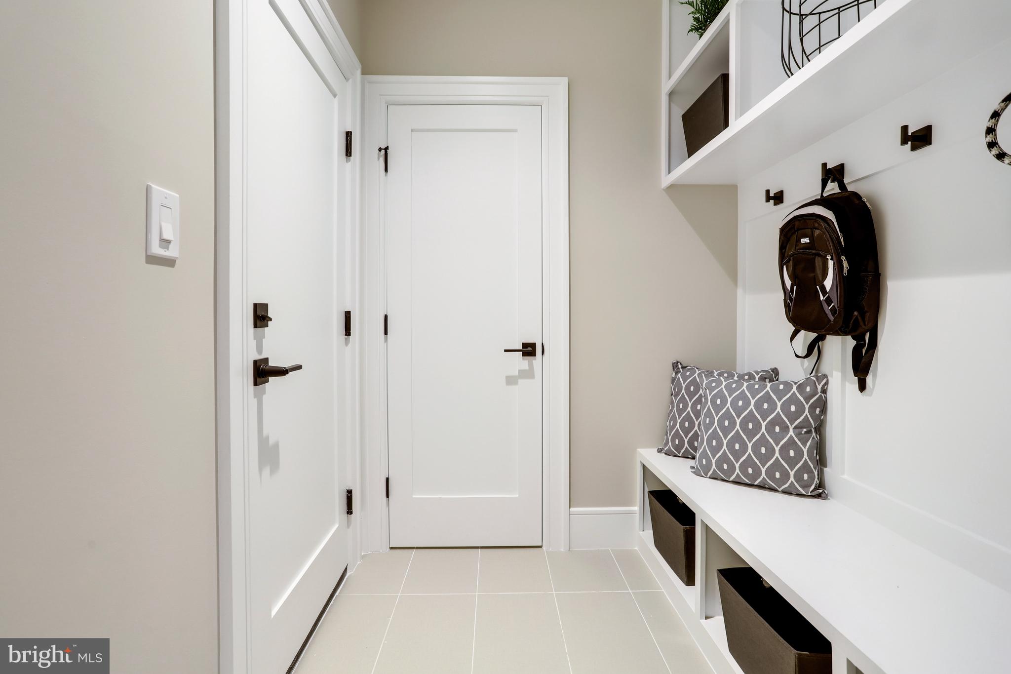 LYONHURST - Residential