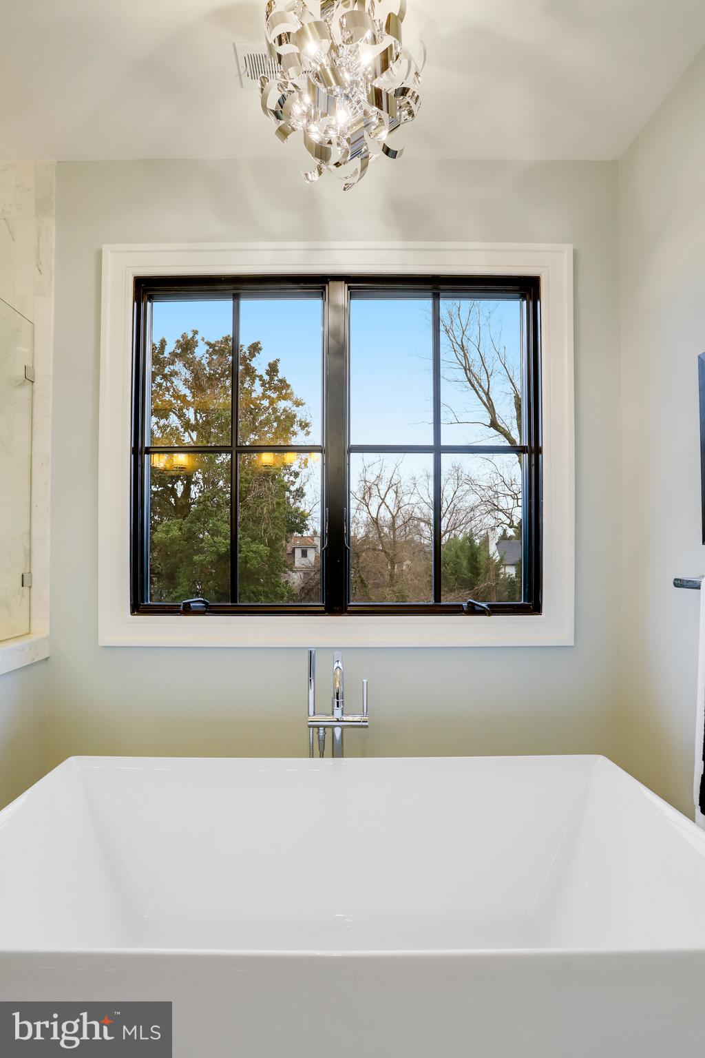 LYONHURST - Residential