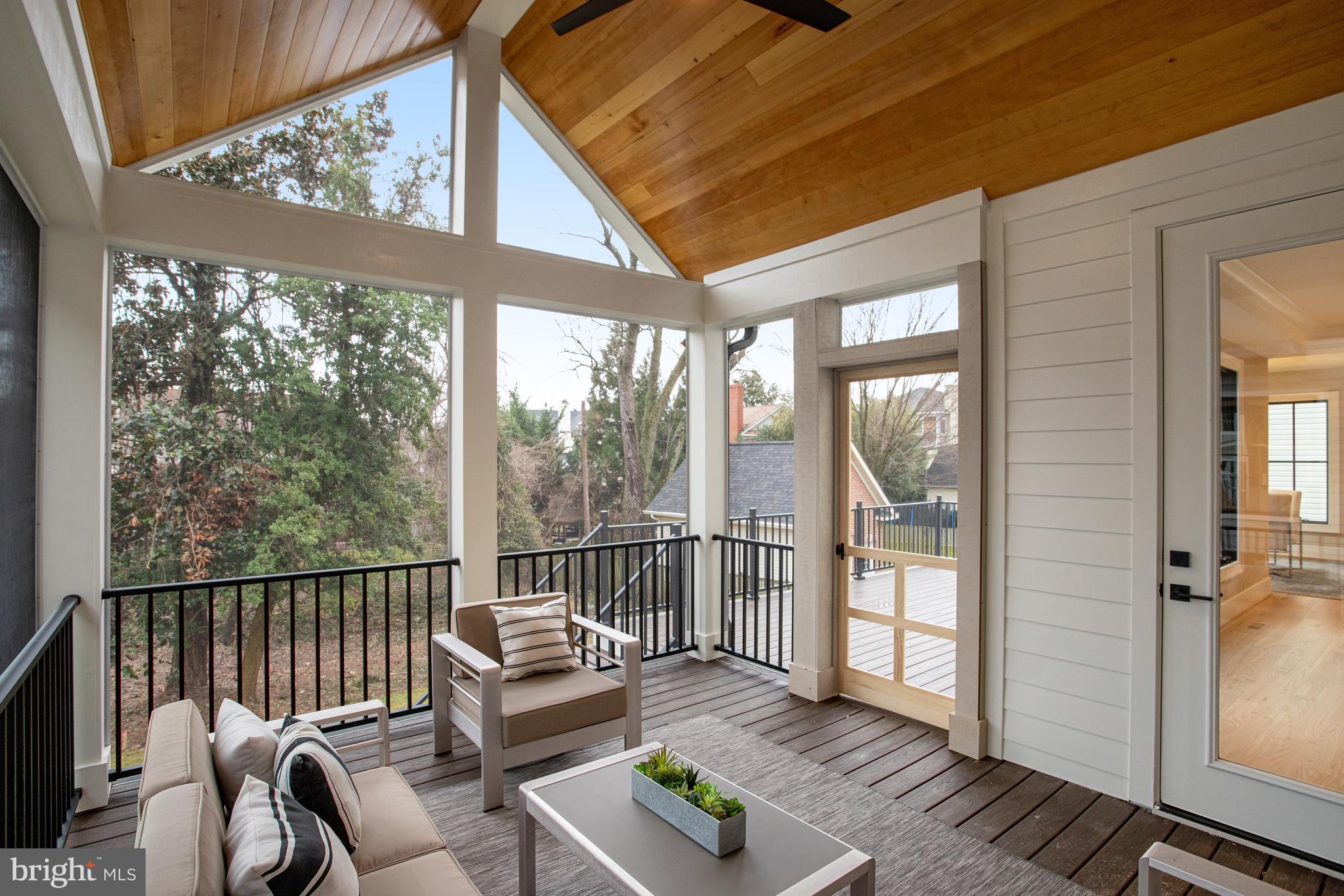 LYONHURST - Residential