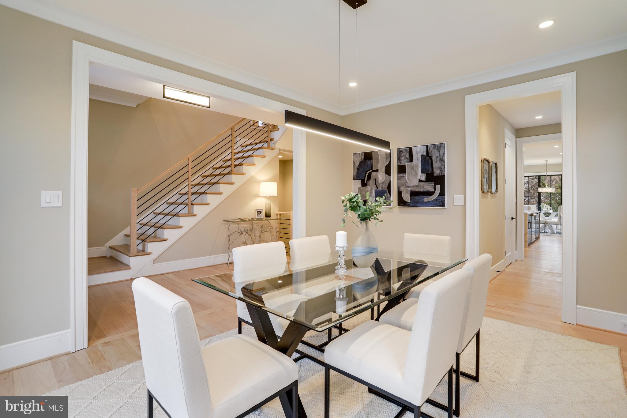 LYONHURST - Residential