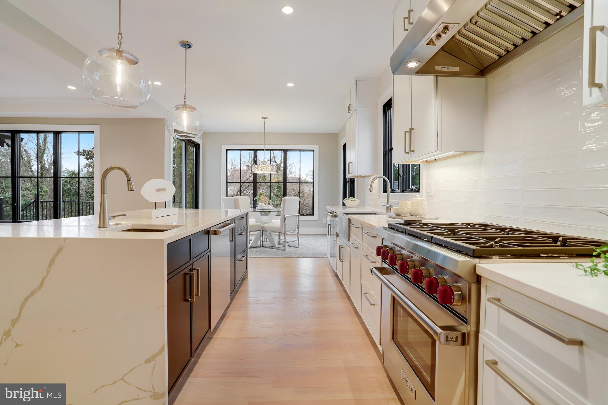 LYONHURST - Residential