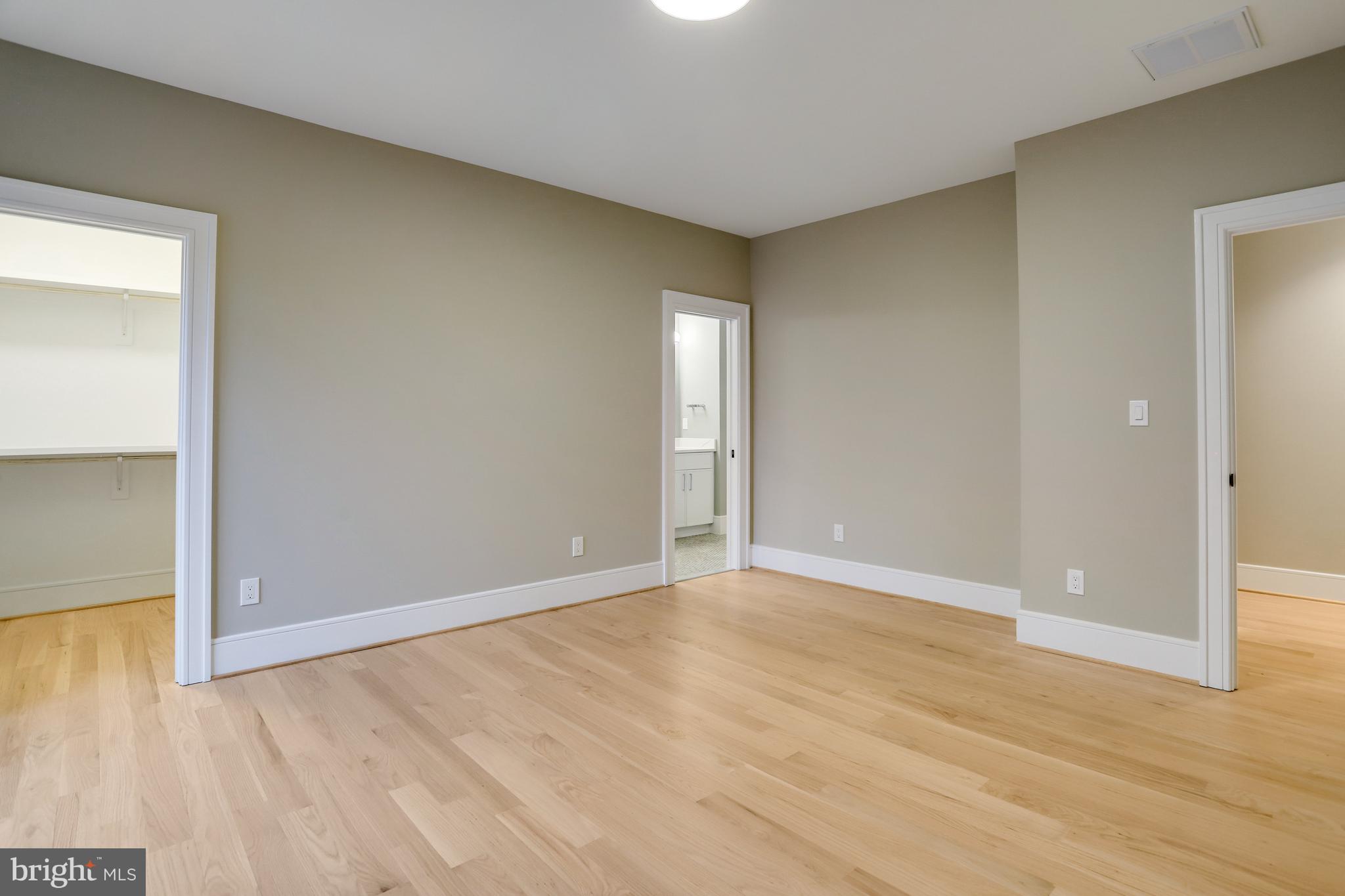 LYONHURST - Residential