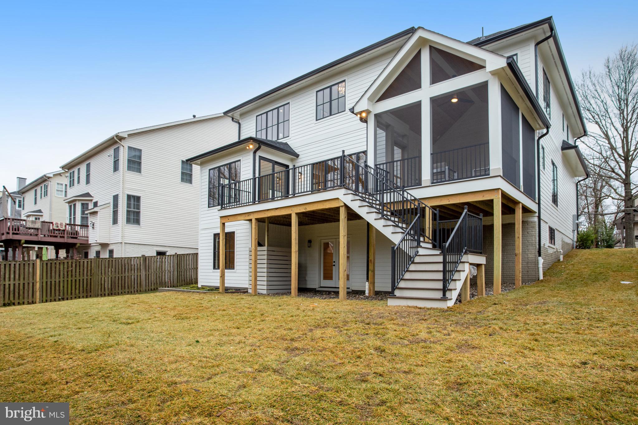 LYONHURST - Residential