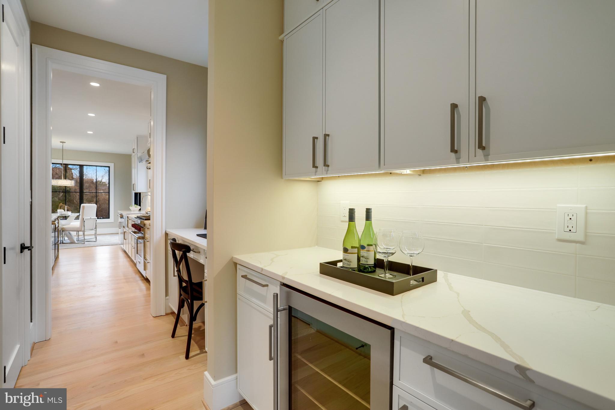 LYONHURST - Residential