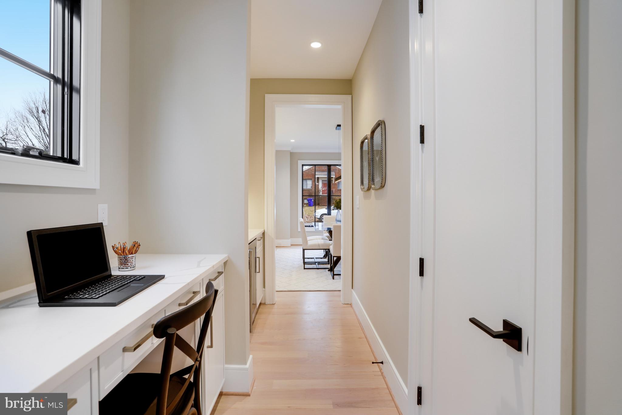 LYONHURST - Residential