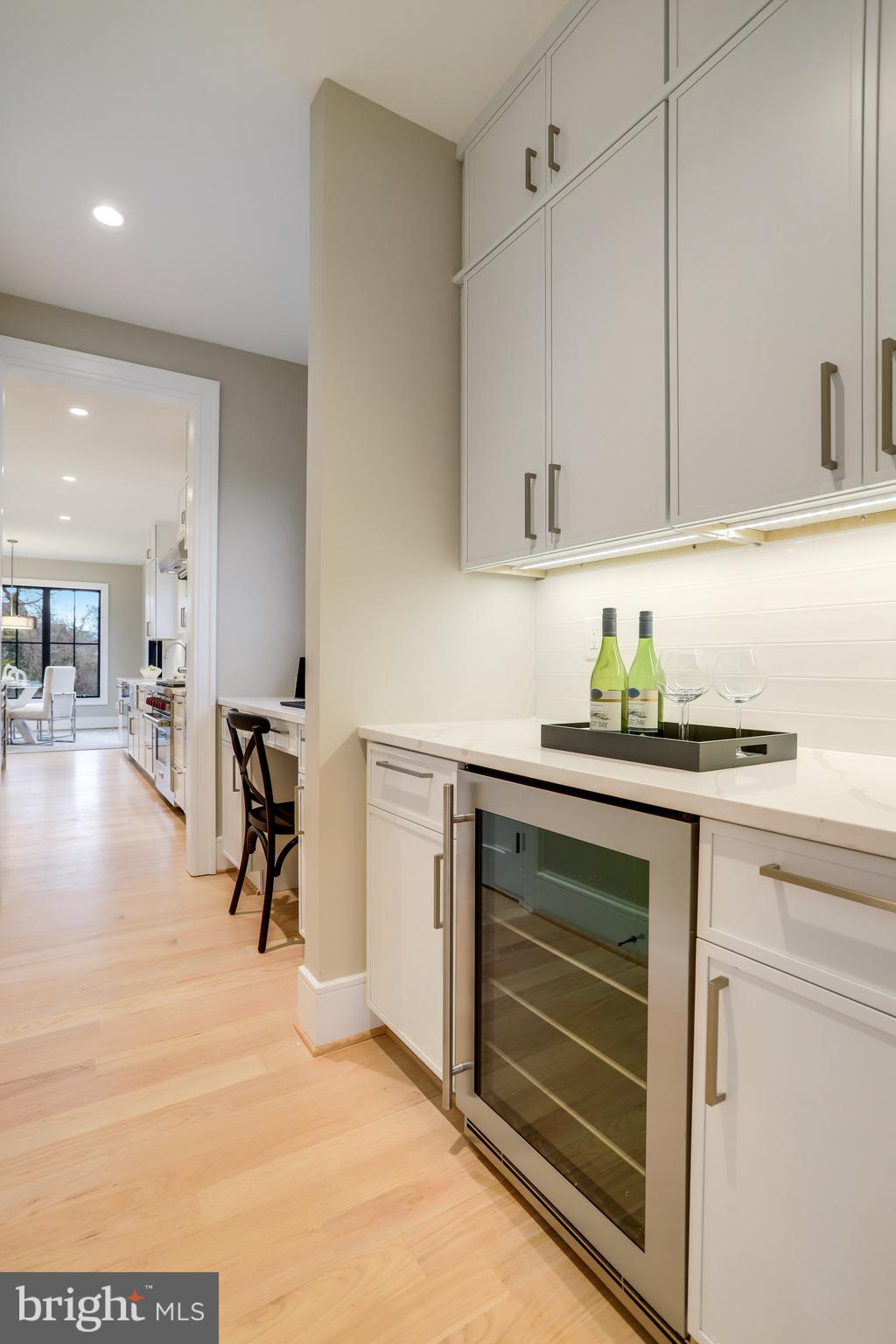 LYONHURST - Residential