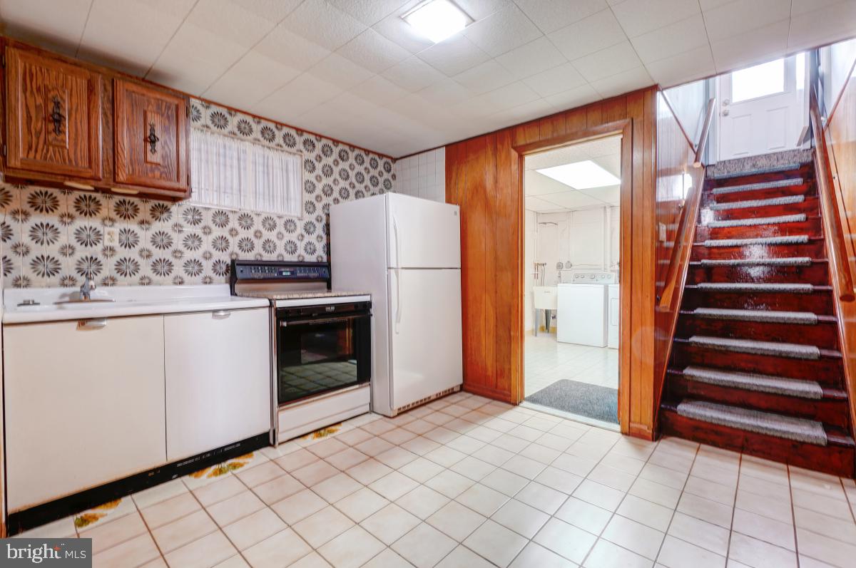 WHEATON OUT RES. (2) - Residential Lease