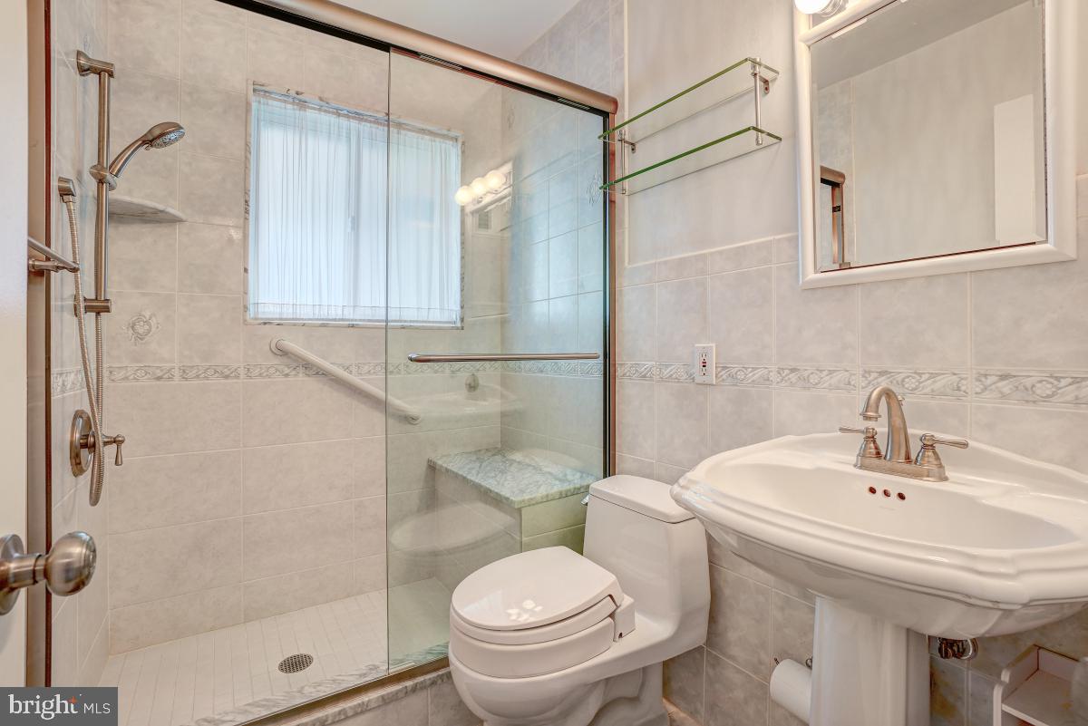 WHEATON OUT RES. (2) - Residential Lease