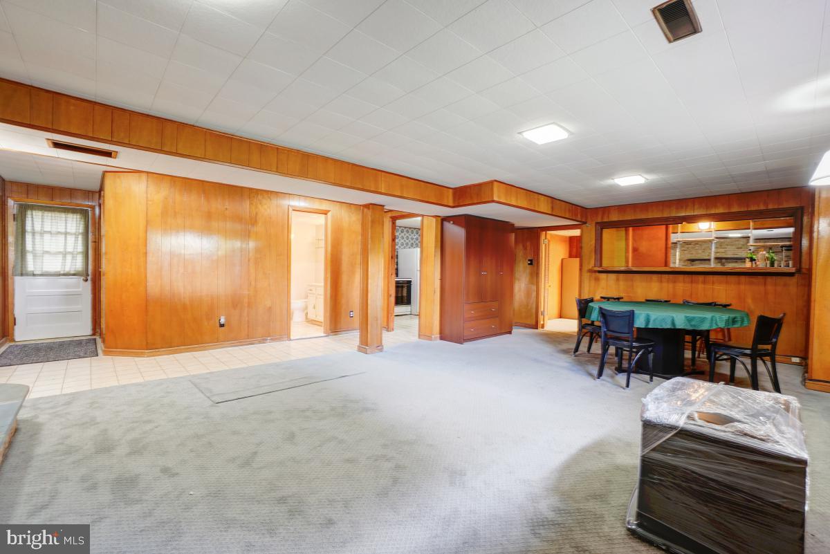 WHEATON OUT RES. (2) - Residential Lease