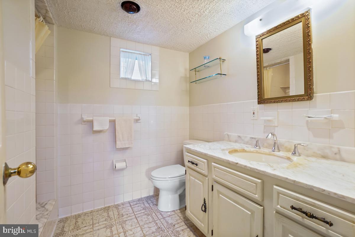 WHEATON OUT RES. (2) - Residential Lease