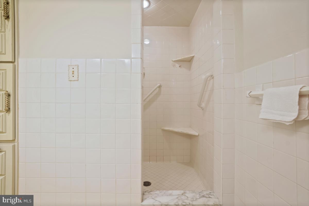 WHEATON OUT RES. (2) - Residential Lease