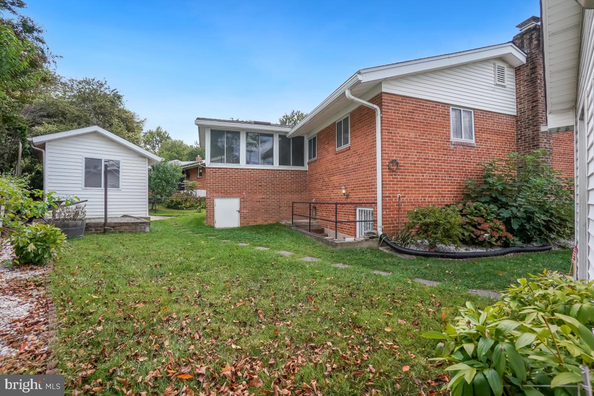 WHEATON OUT RES. (2) - Residential Lease