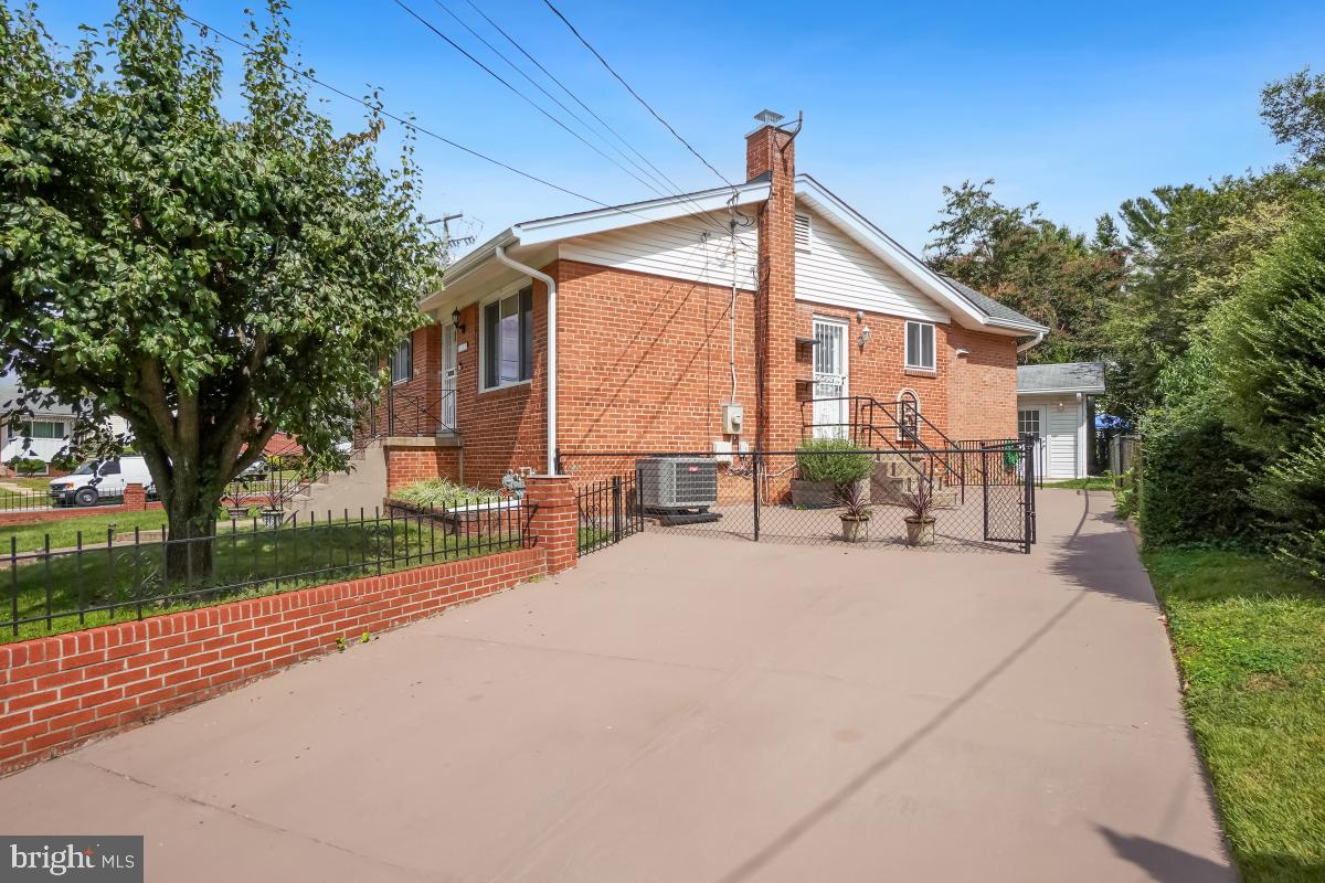 WHEATON OUT RES. (2) - Residential Lease