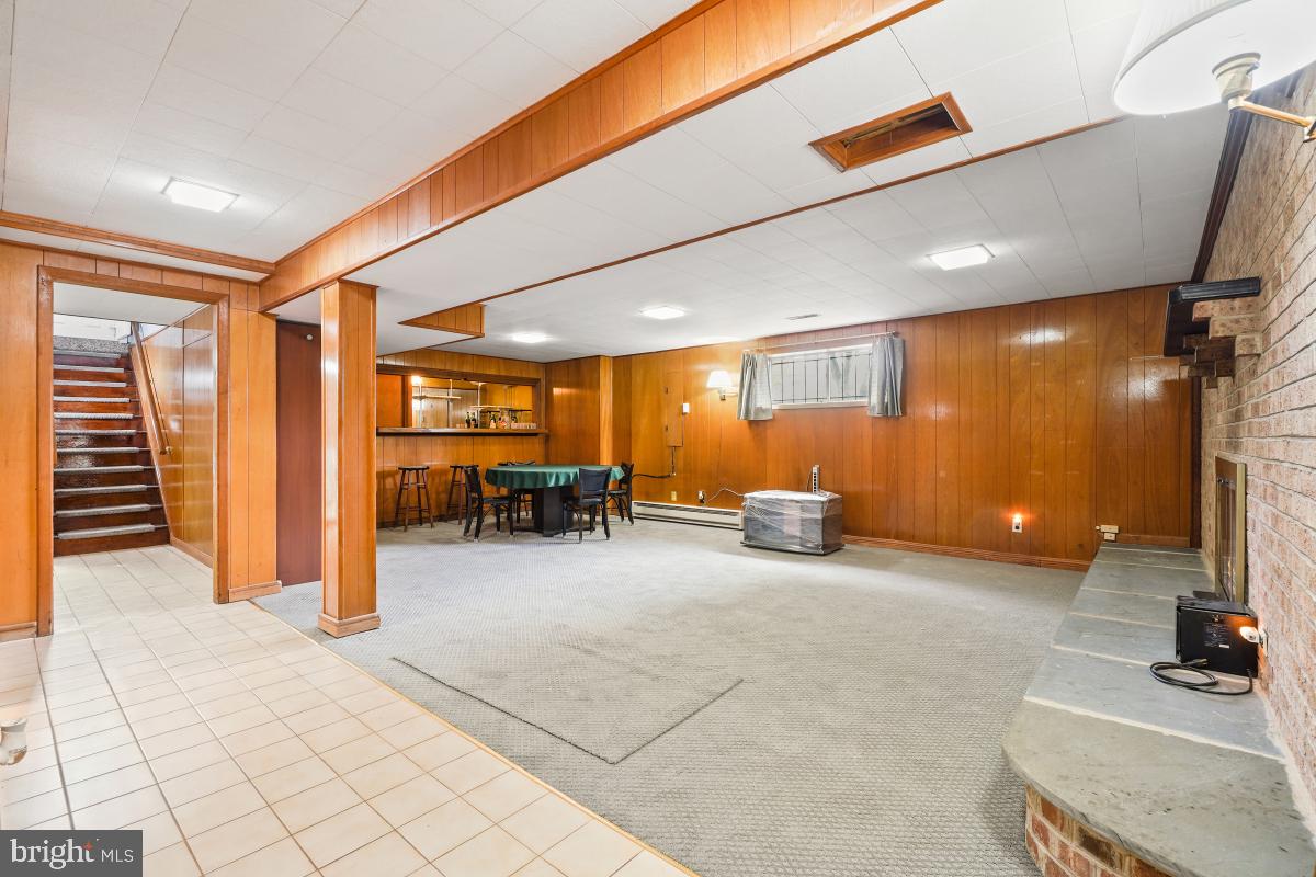 WHEATON OUT RES. (2) - Residential Lease