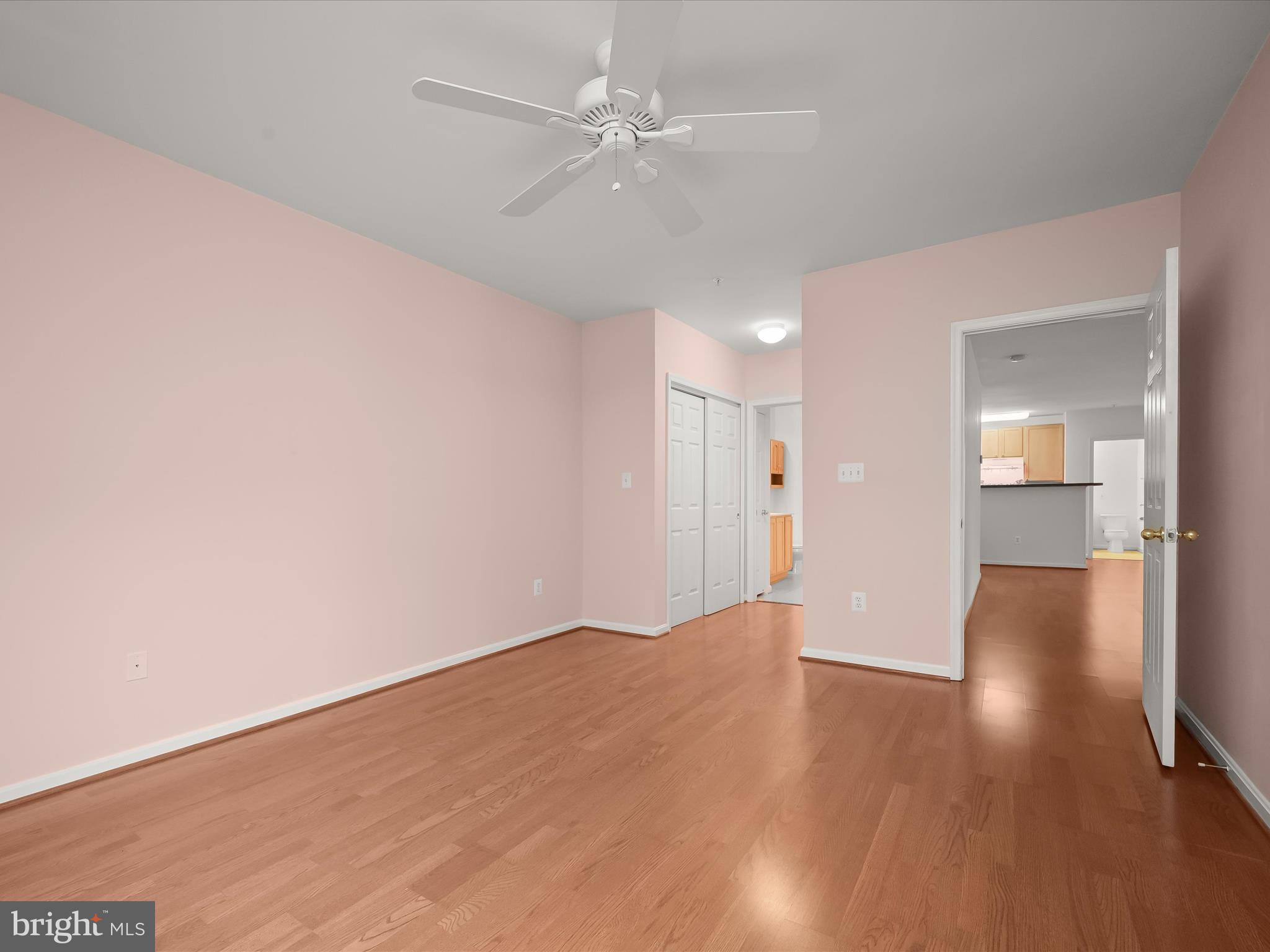 HOLLINGTON AT THE POINTE - Residential