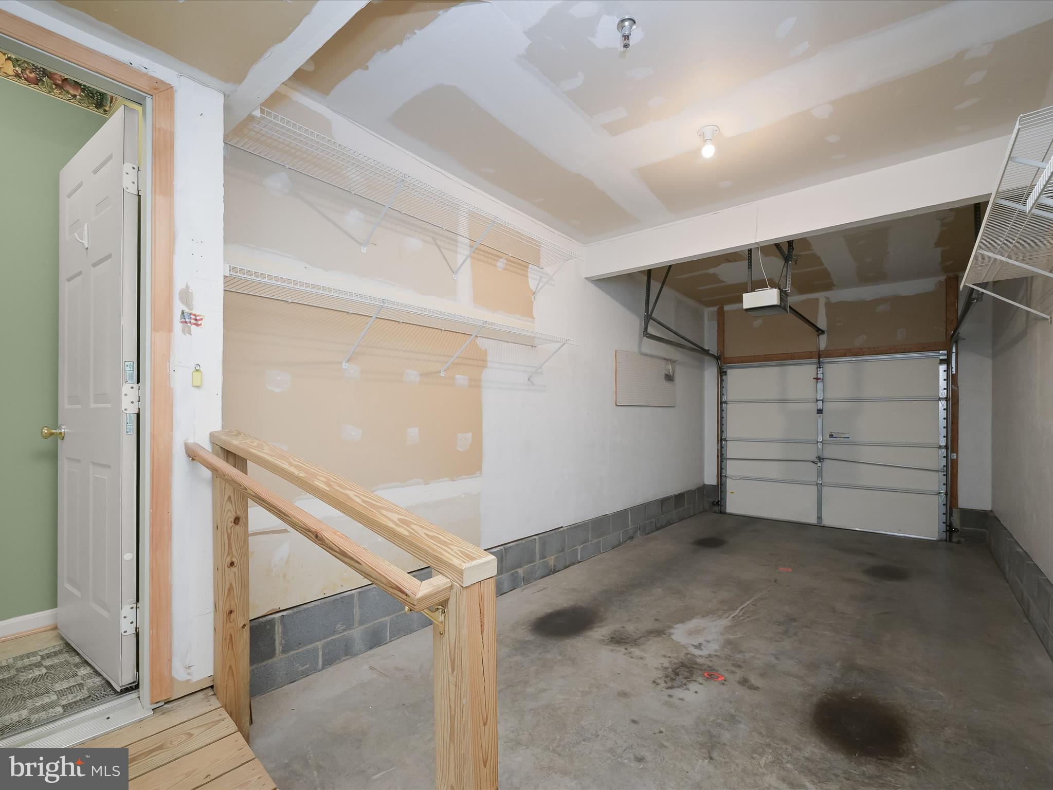 HOLLINGTON AT THE POINTE - Residential