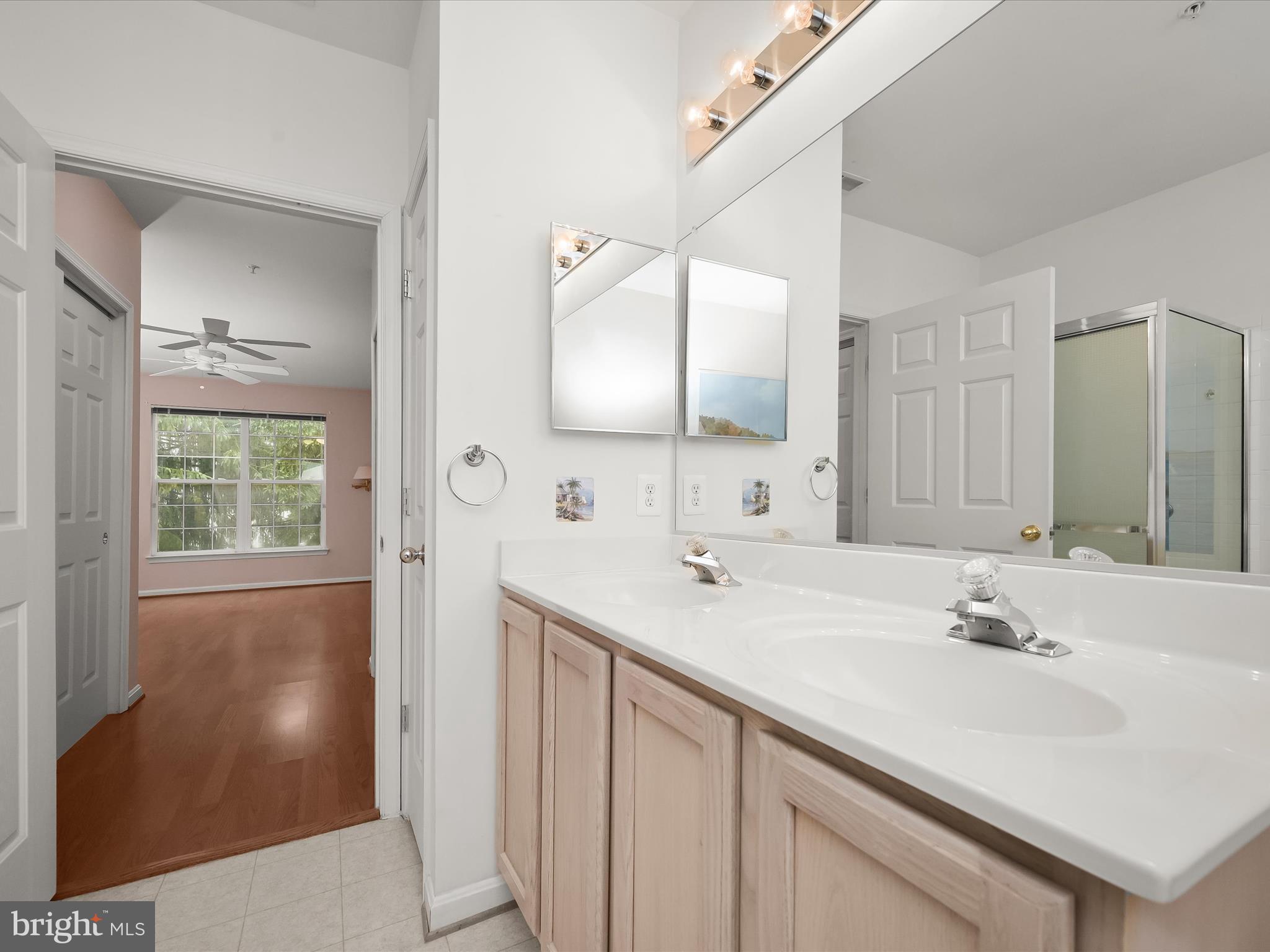 HOLLINGTON AT THE POINTE - Residential