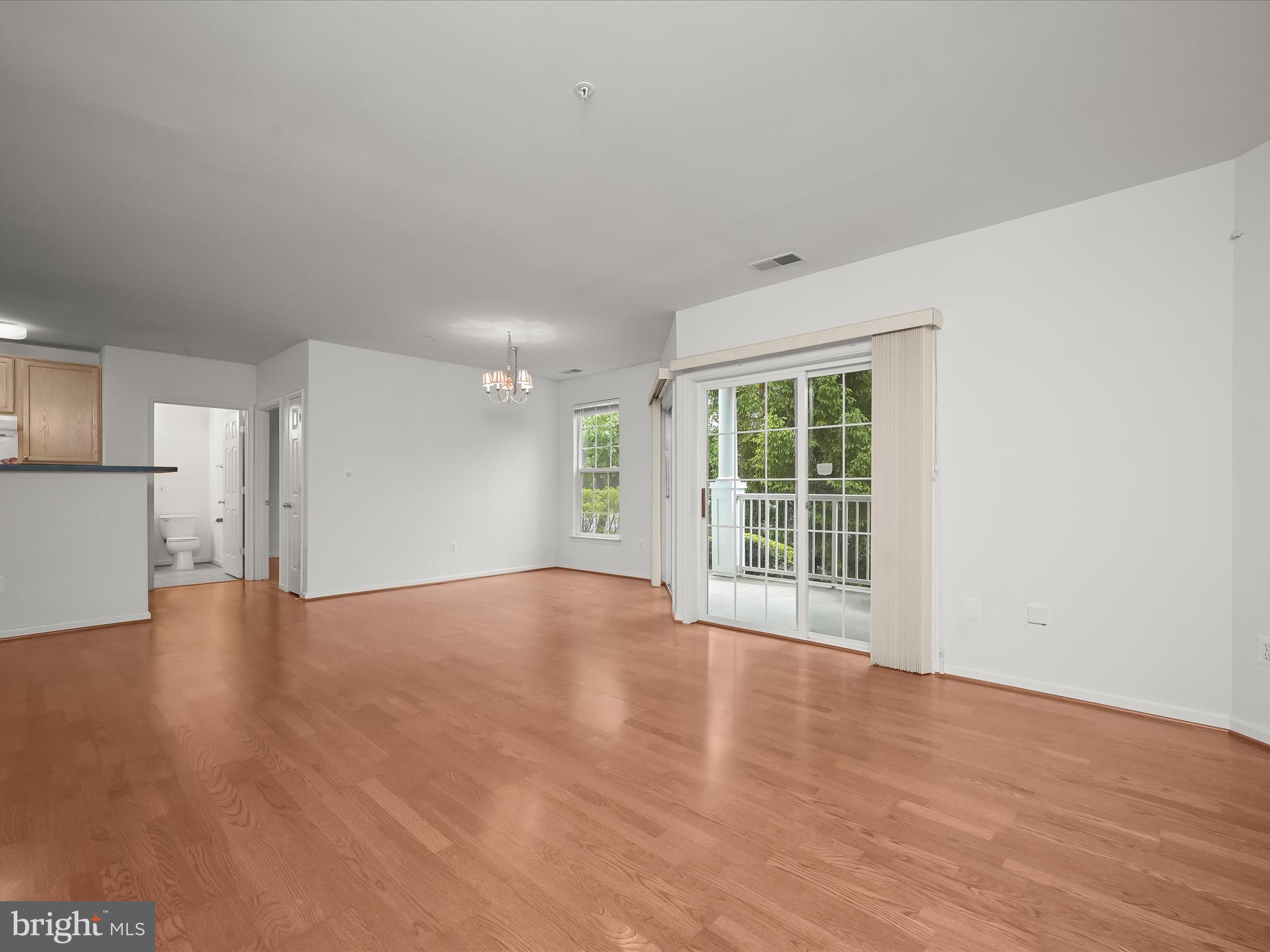 HOLLINGTON AT THE POINTE - Residential