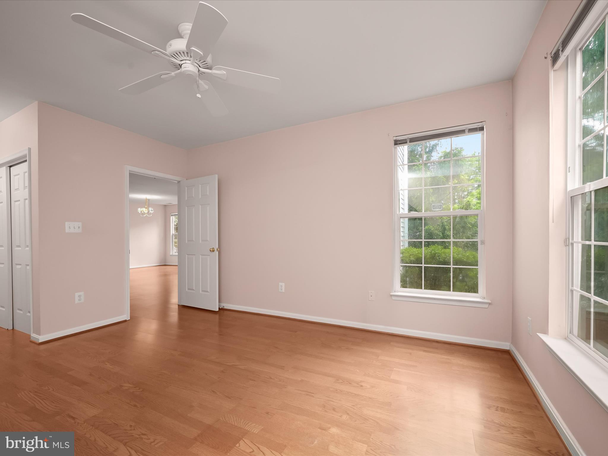 HOLLINGTON AT THE POINTE - Residential