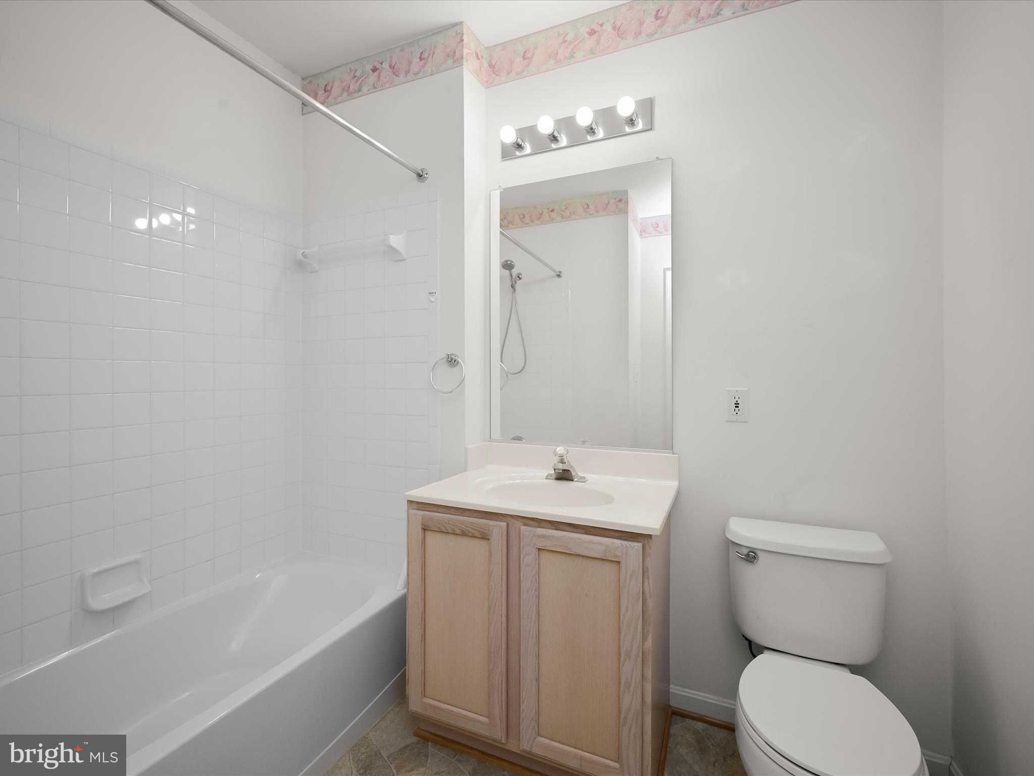 HOLLINGTON AT THE POINTE - Residential