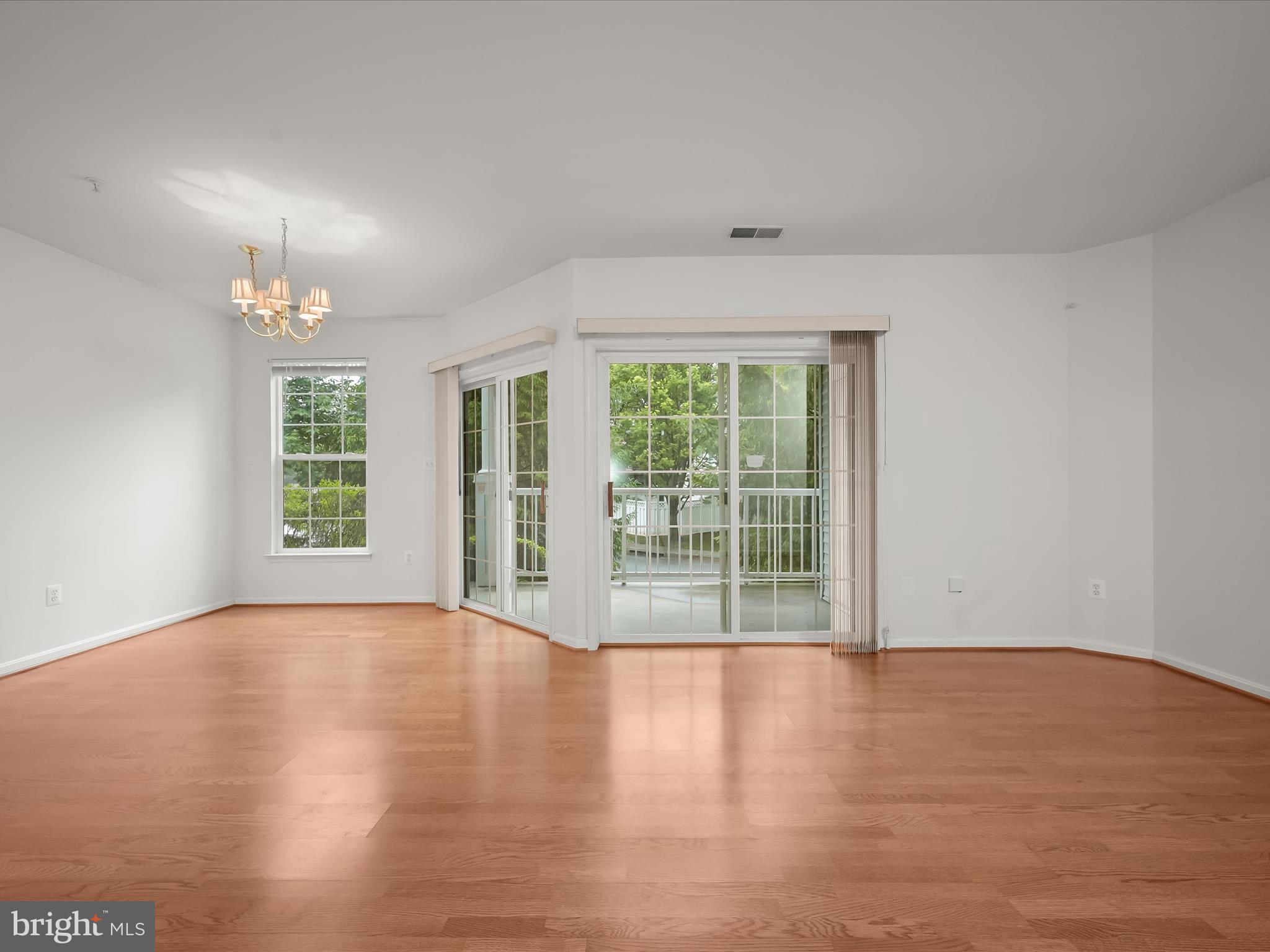 HOLLINGTON AT THE POINTE - Residential