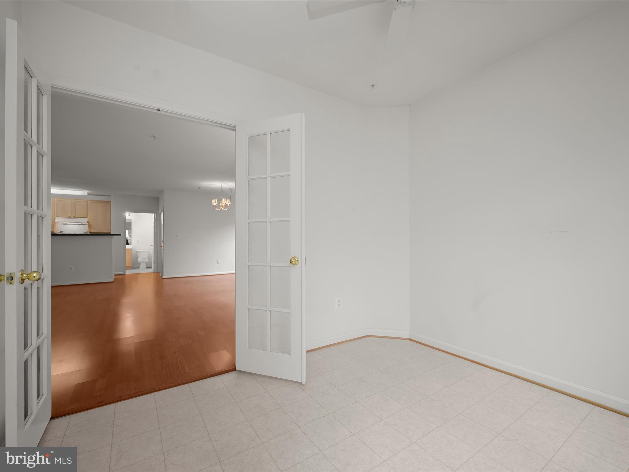 HOLLINGTON AT THE POINTE - Residential