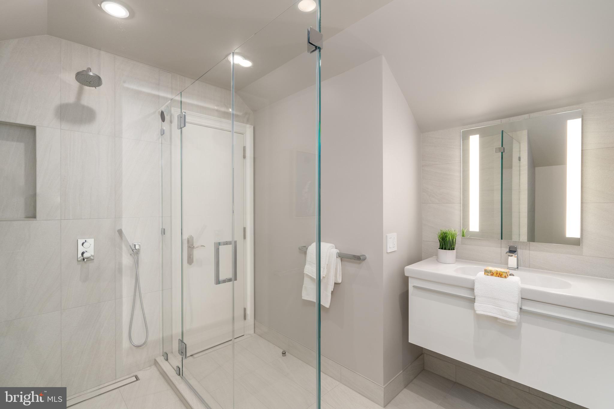 BERKLEY - Residential