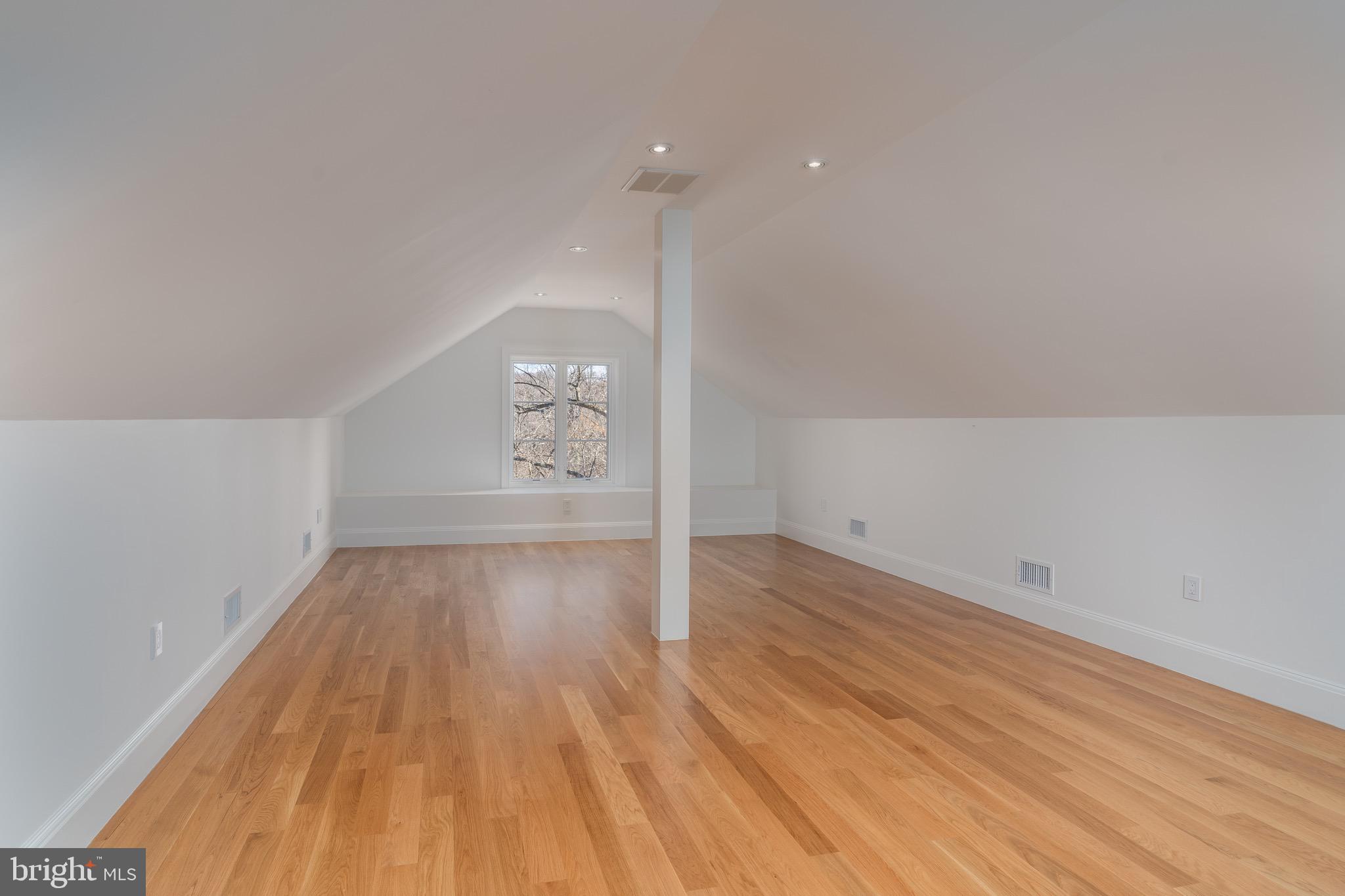 BERKLEY - Residential