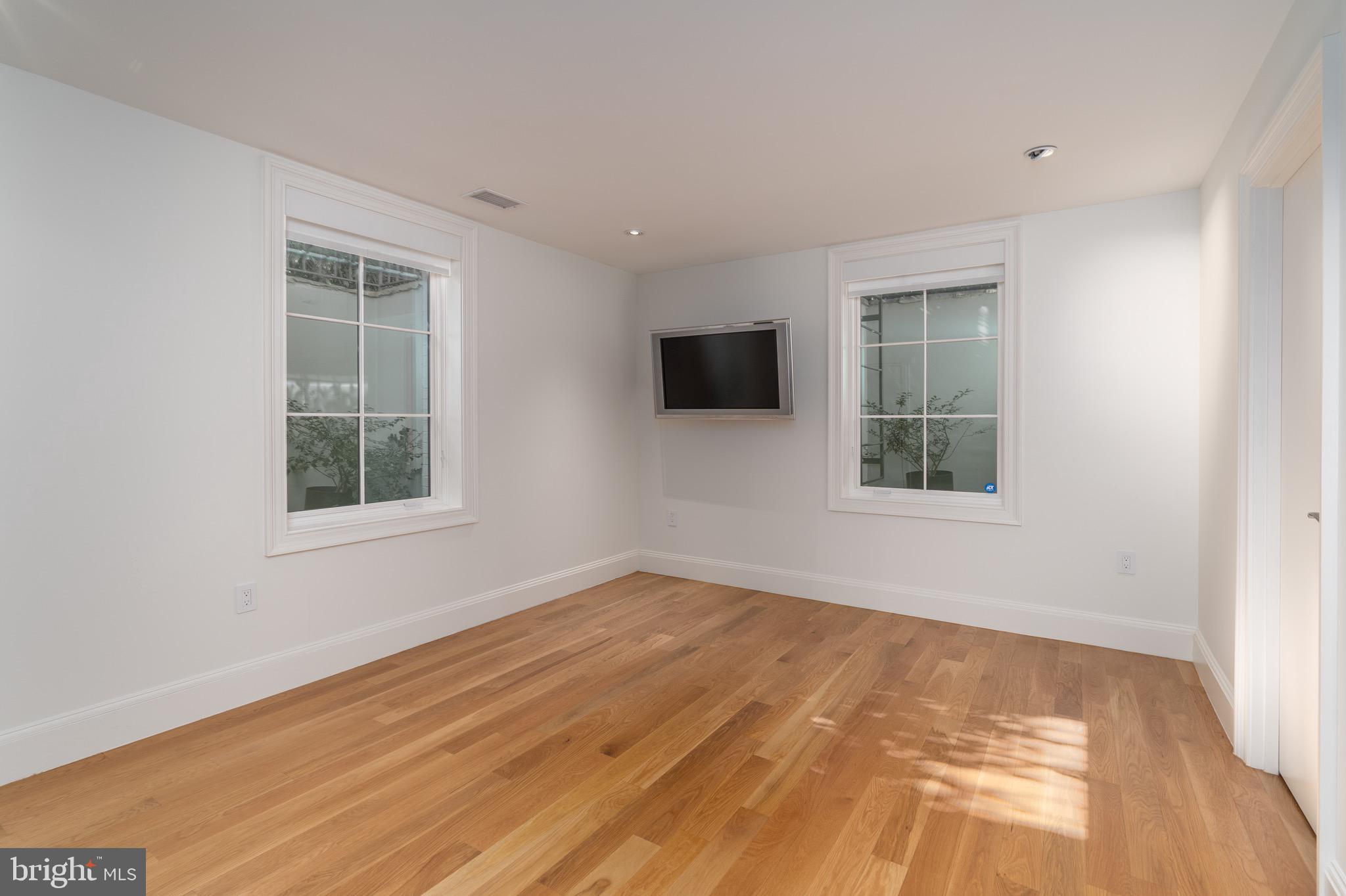 BERKLEY - Residential