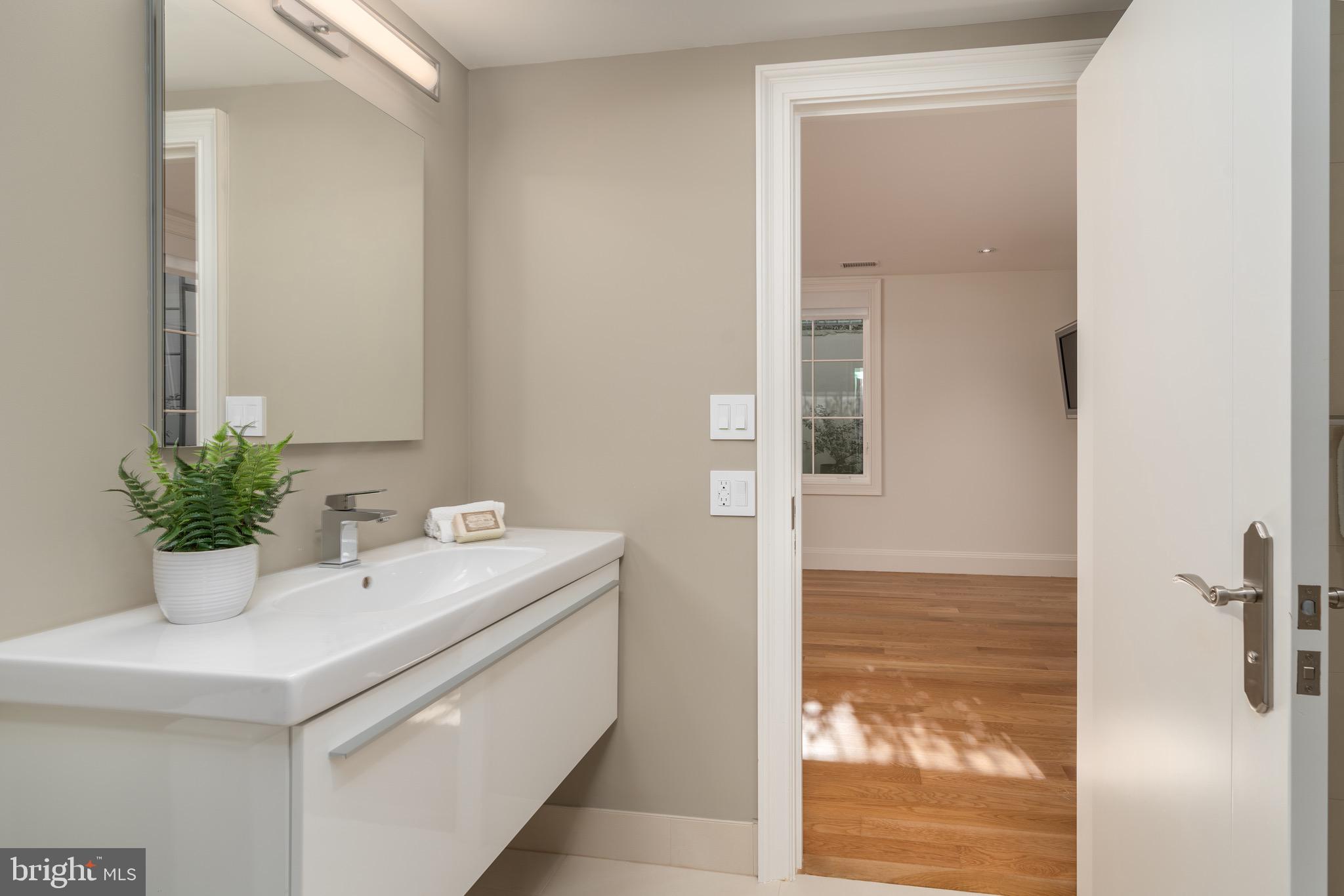 BERKLEY - Residential