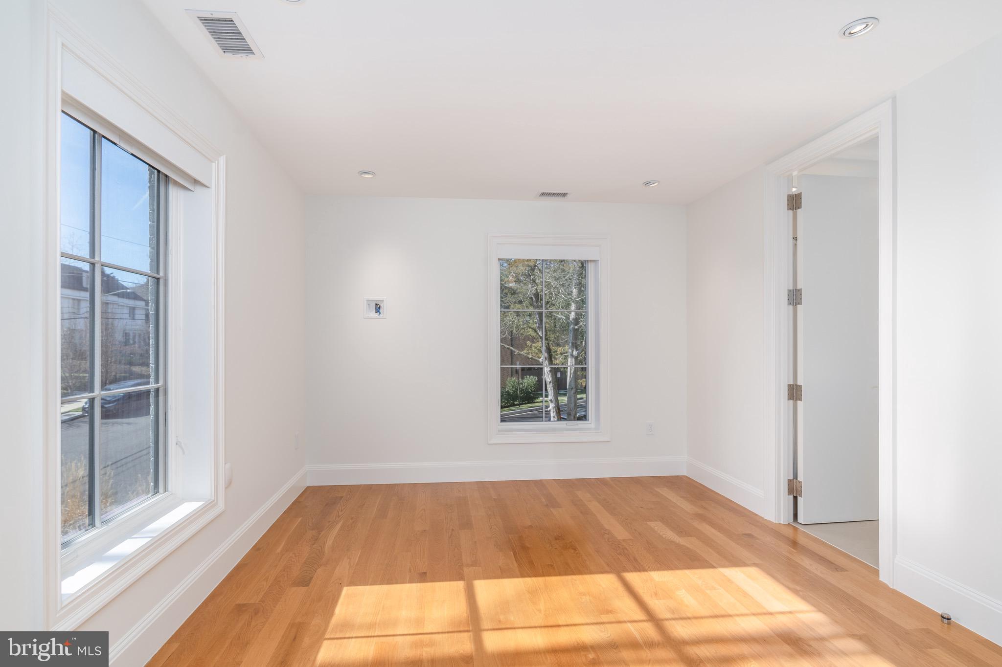 BERKLEY - Residential