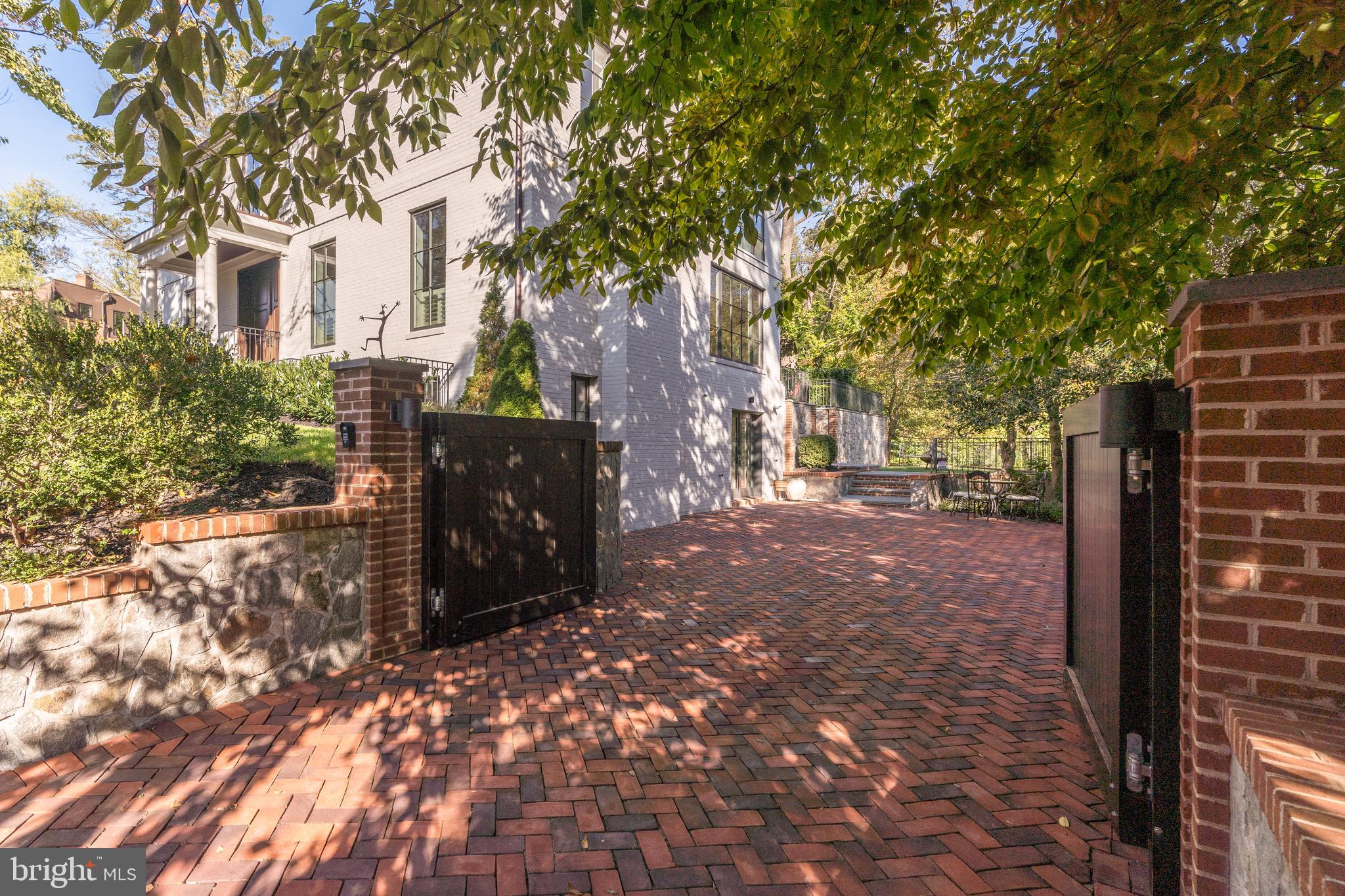 BERKLEY - Residential