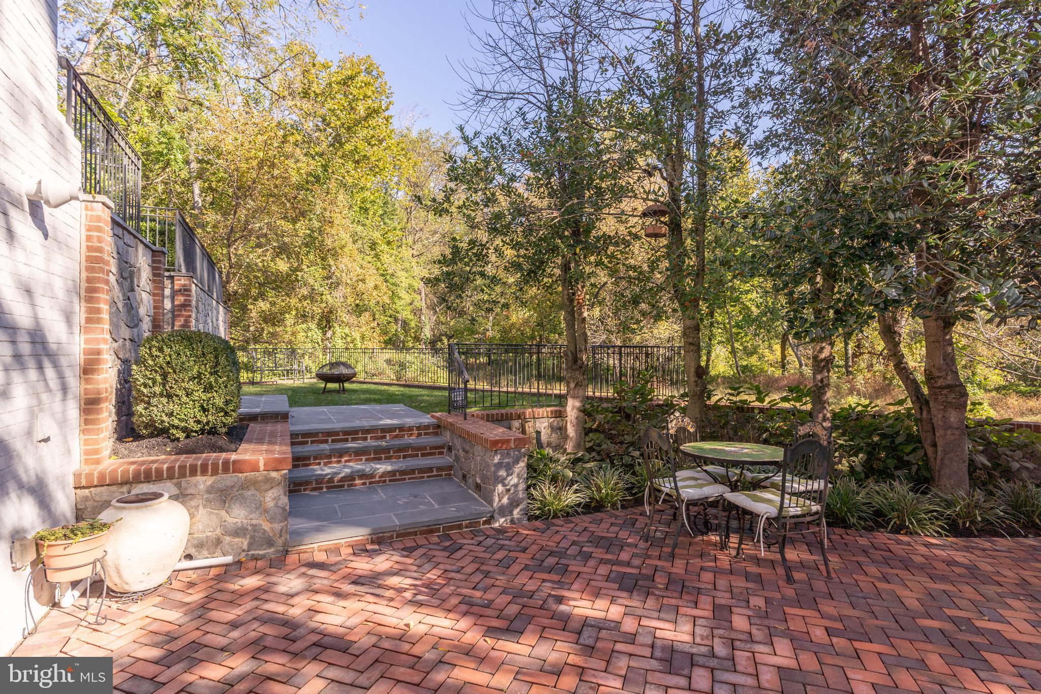 BERKLEY - Residential