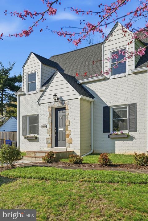 6060 WOOTEN DRIVE FALLS CHURCH VA 22044