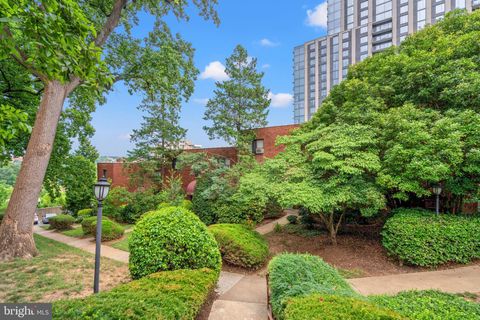 1563 N COLONIAL TERRACE 401-Z ARLINGTON VA 22209