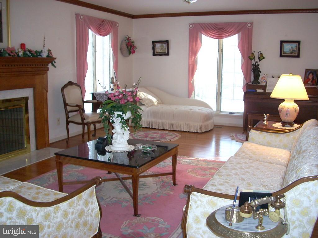 FROSTY MEADOWS - Residential