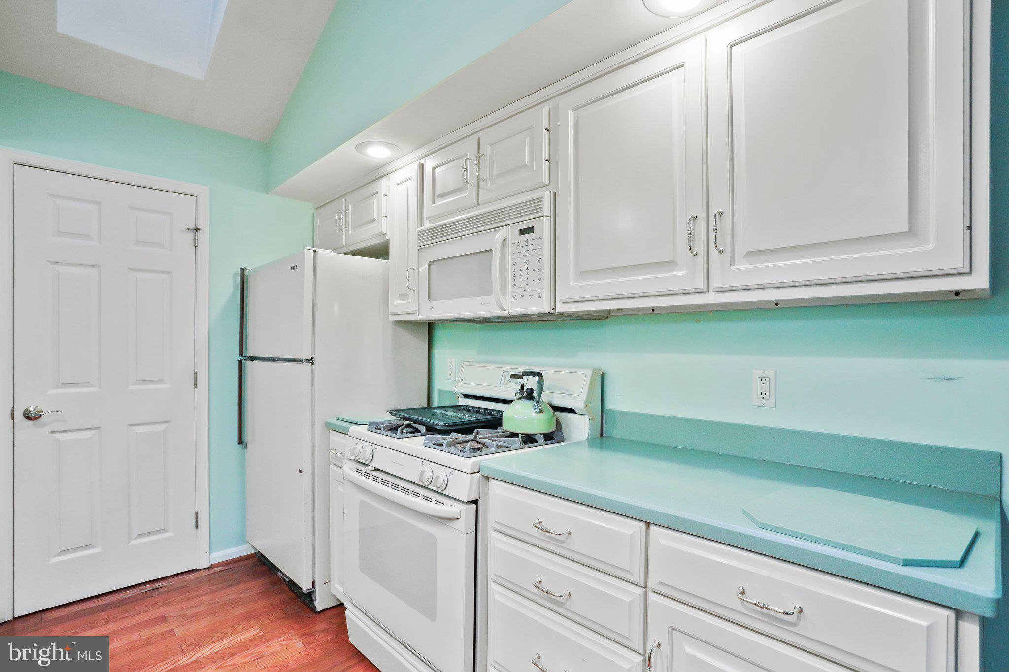 ENGLEBROOK PARK - Residential