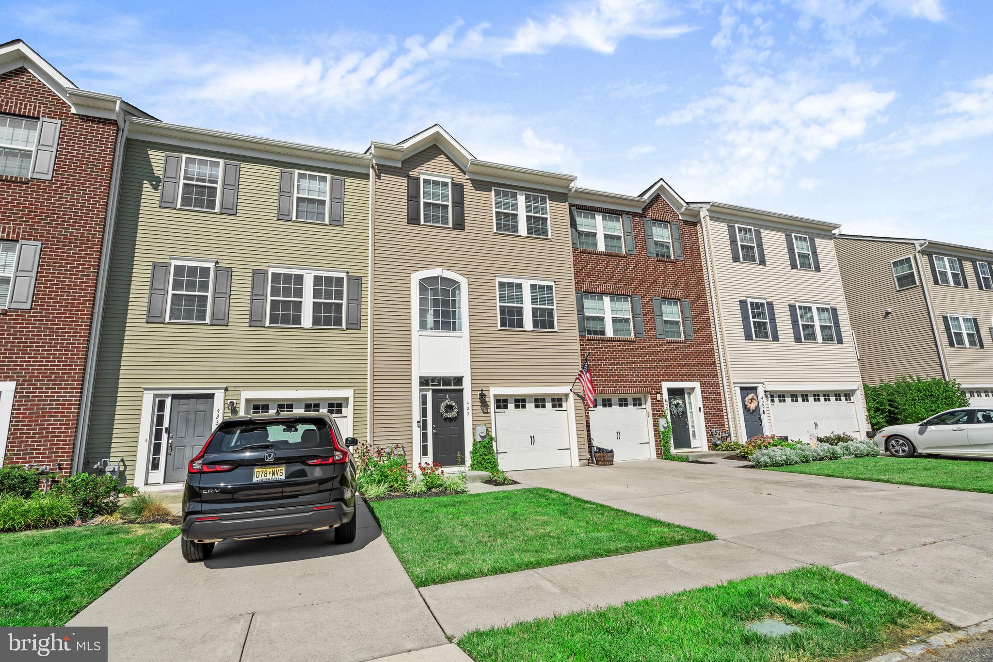 425 DOGWOOD DRIVE